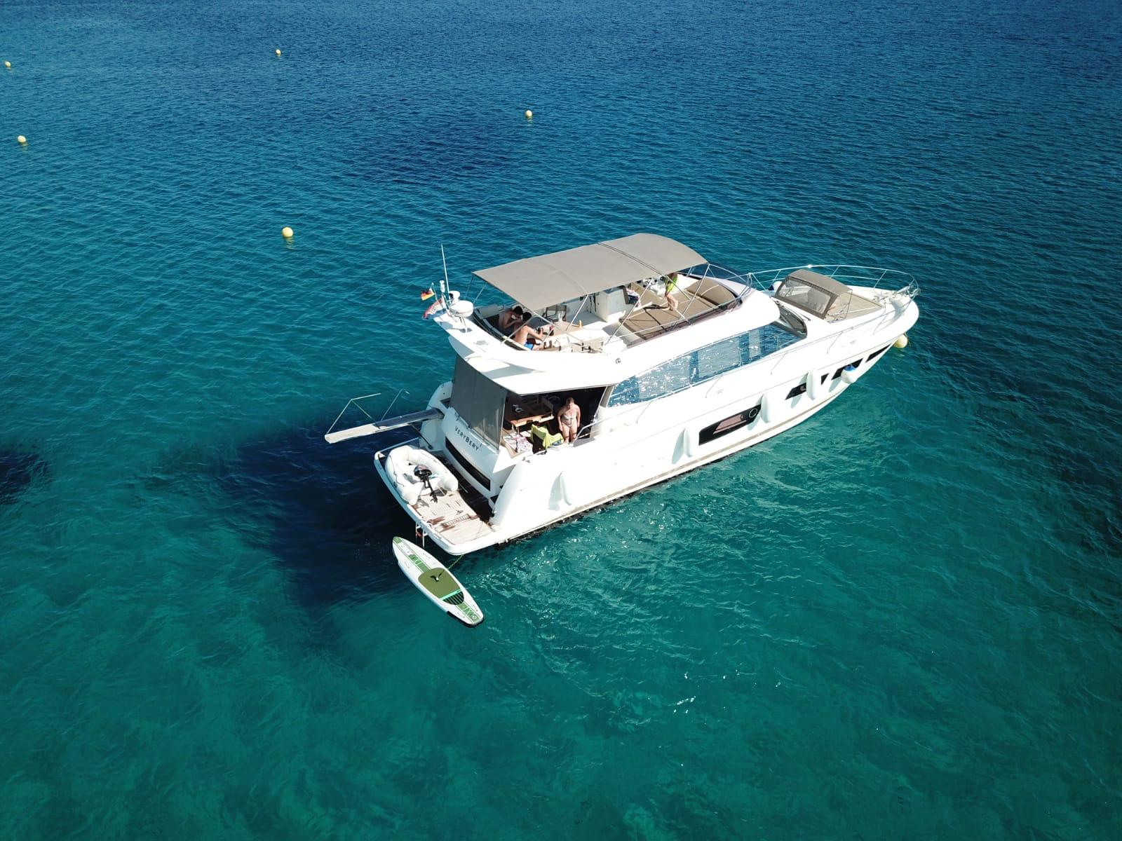 Prestige 550 Fly — photo 24