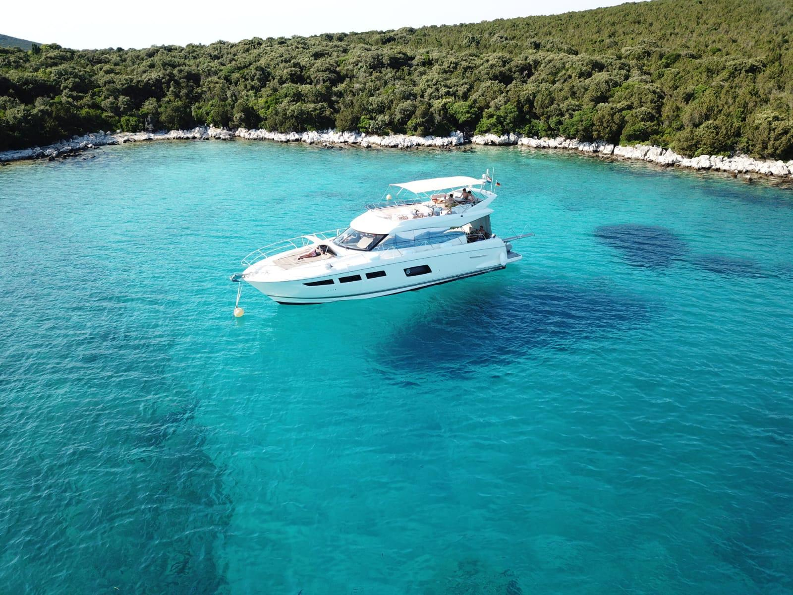 Prestige 550 Fly — photo 4