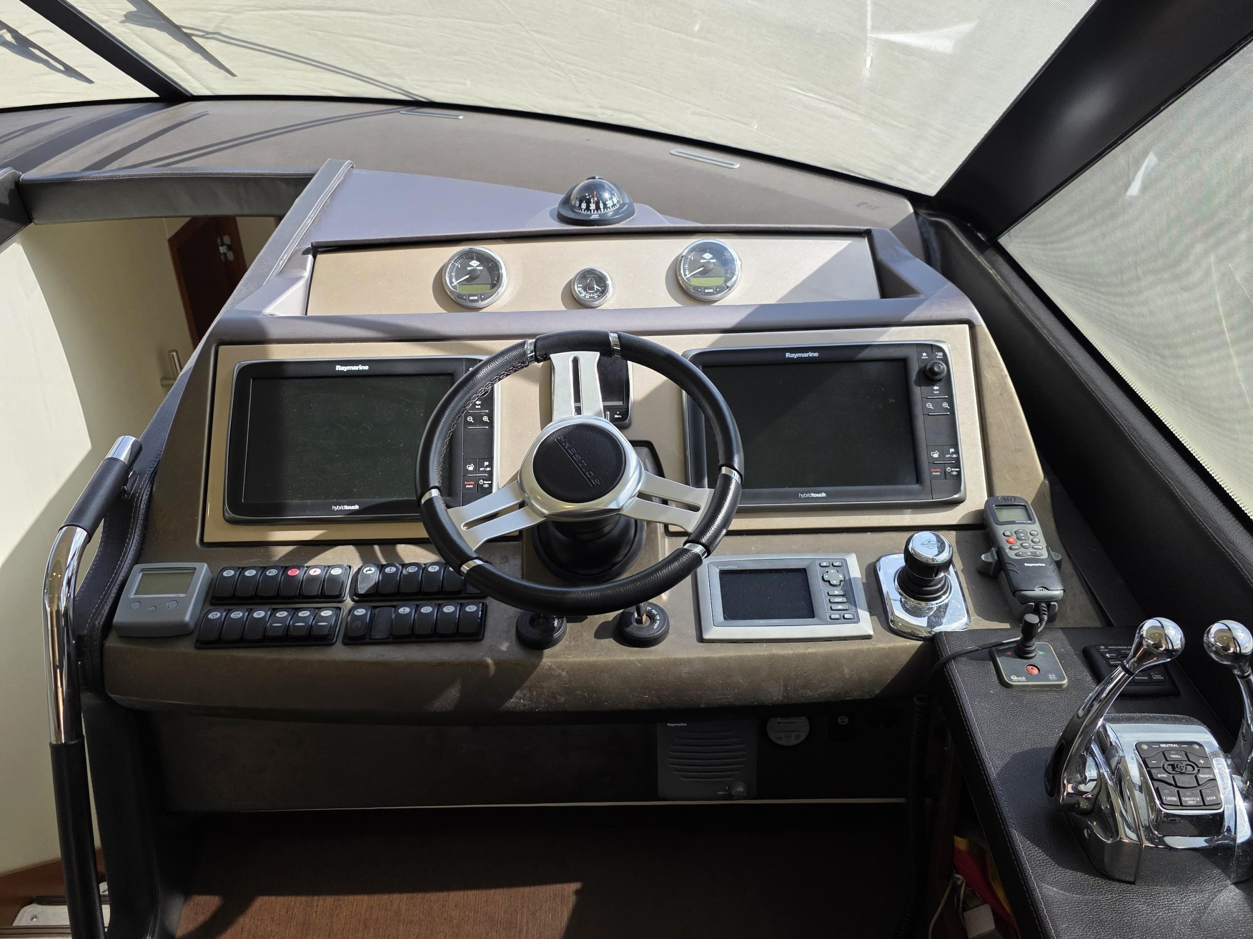 Prestige 550 Fly — photo 23