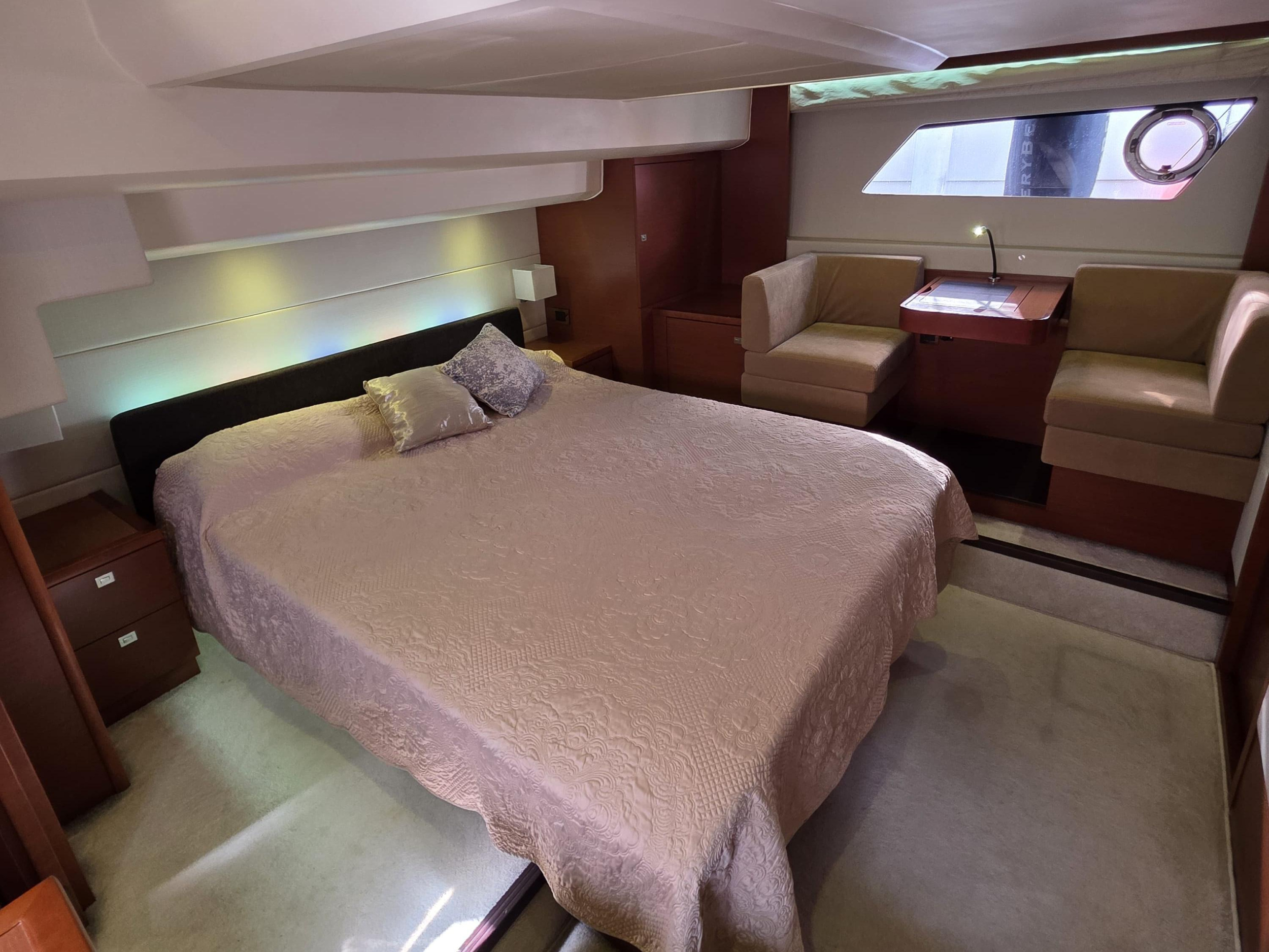 Prestige 550 Fly — photo 13