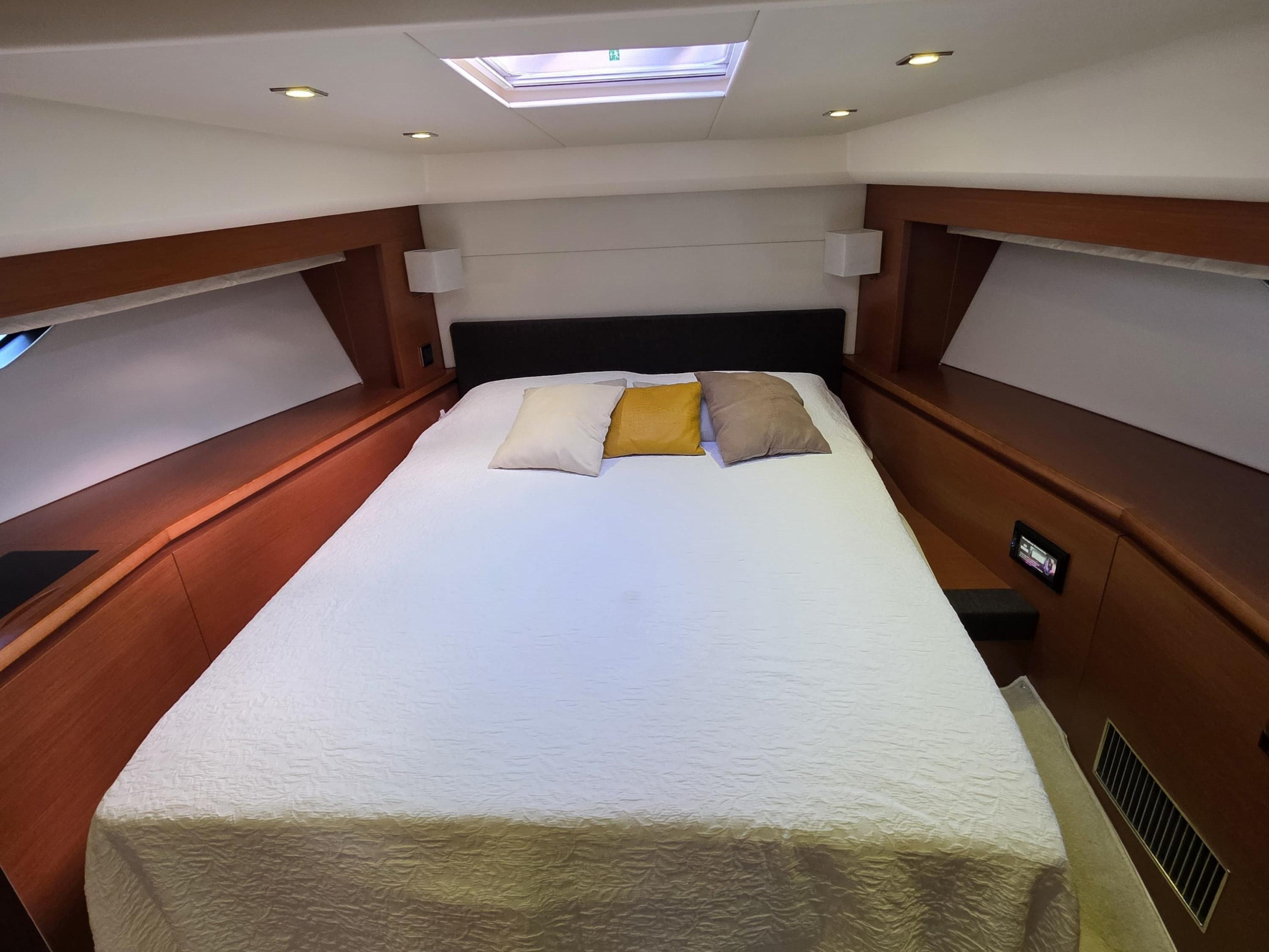 Prestige 550 Fly — photo 10