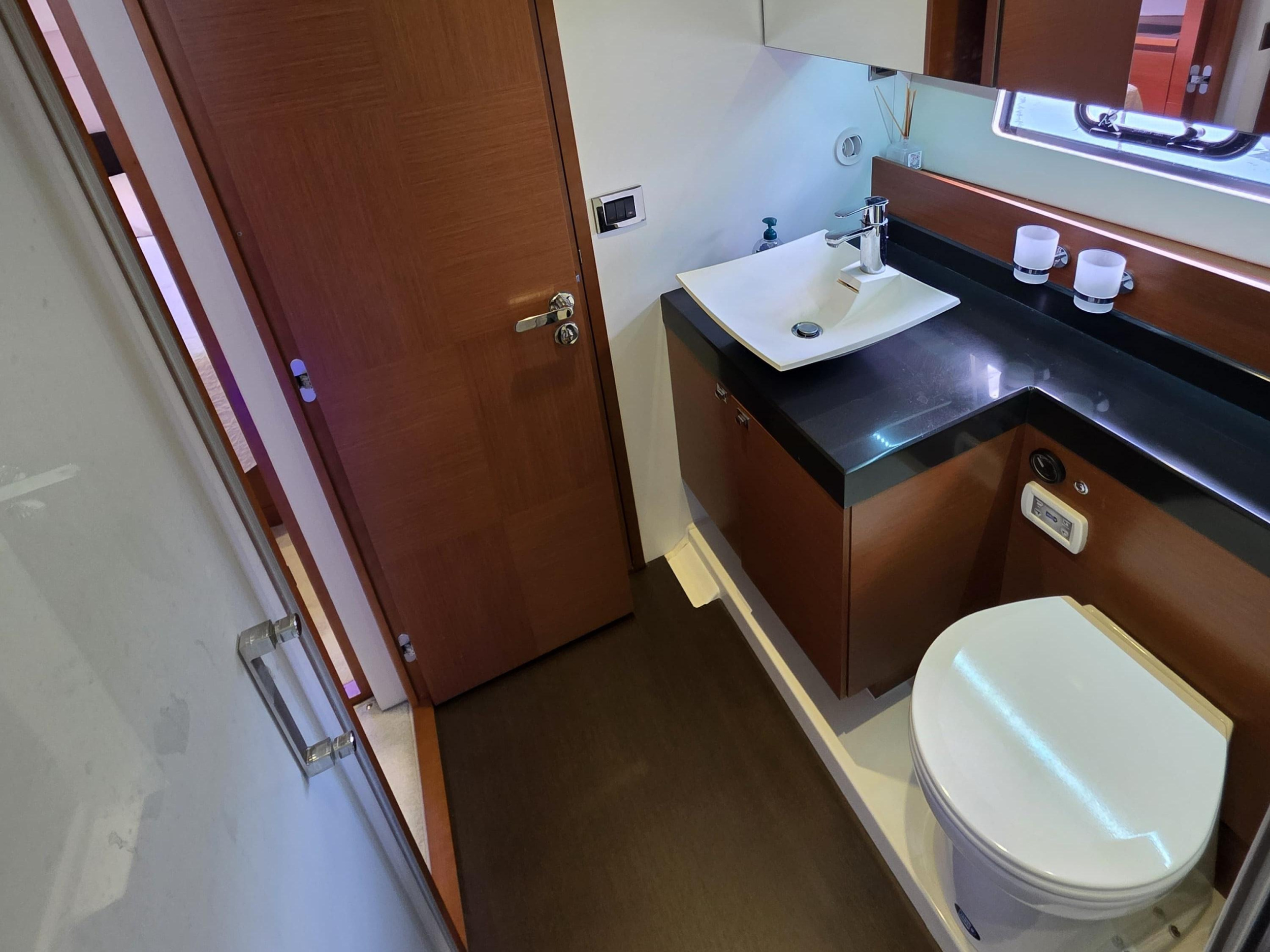 Prestige 550 Fly — photo 7