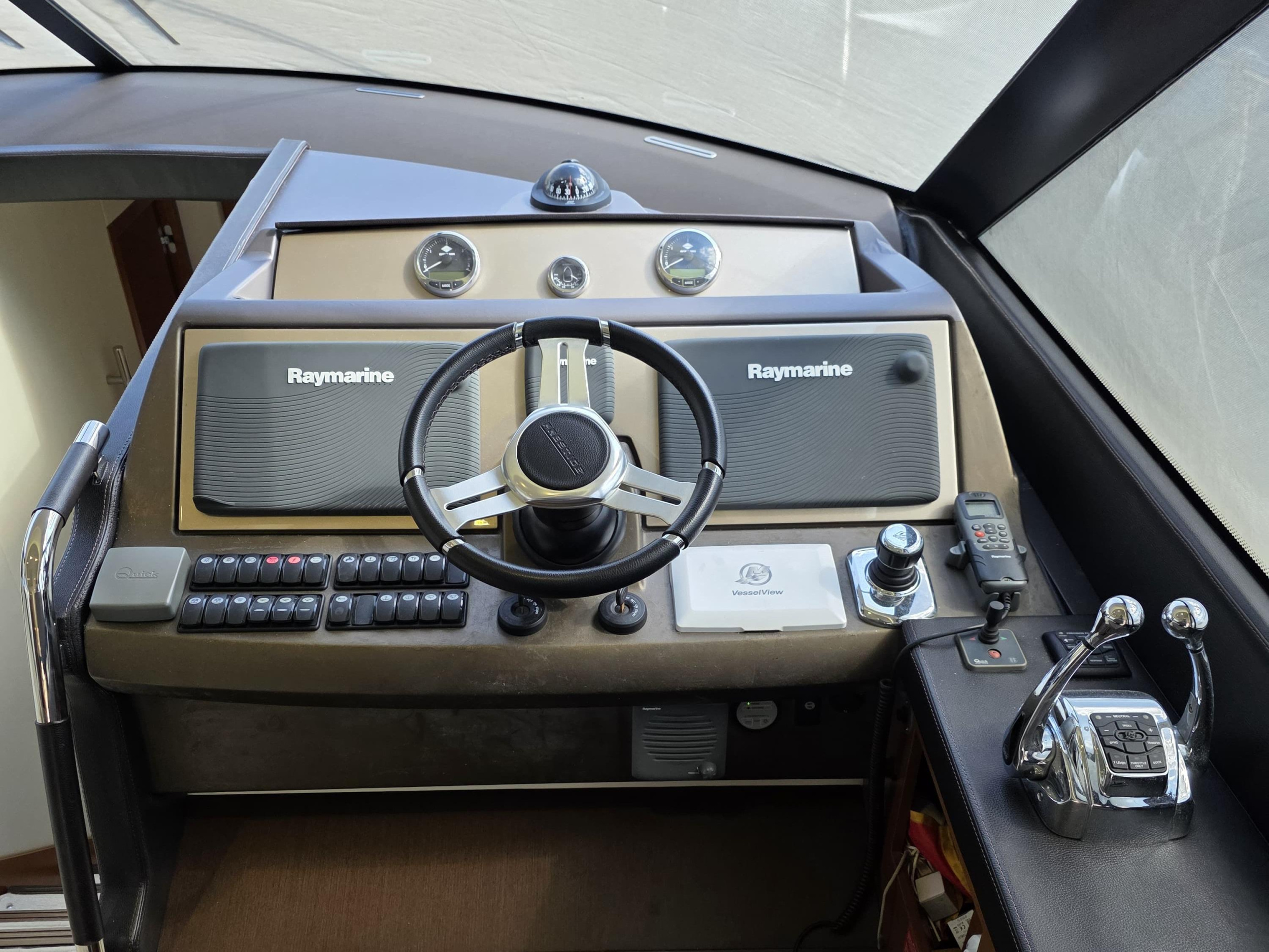 Prestige 550 Fly — photo 30
