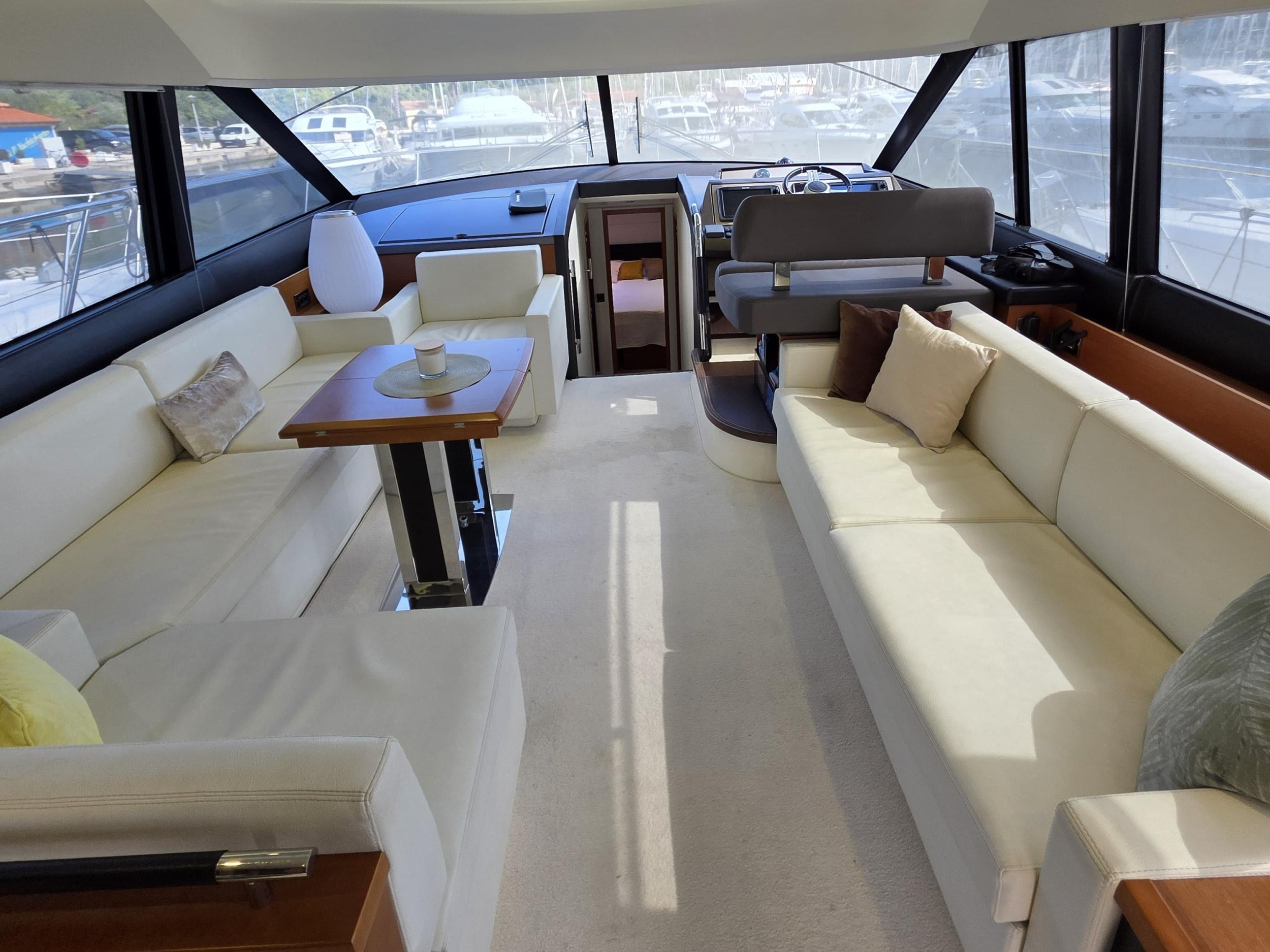 Prestige 550 Fly — photo 8