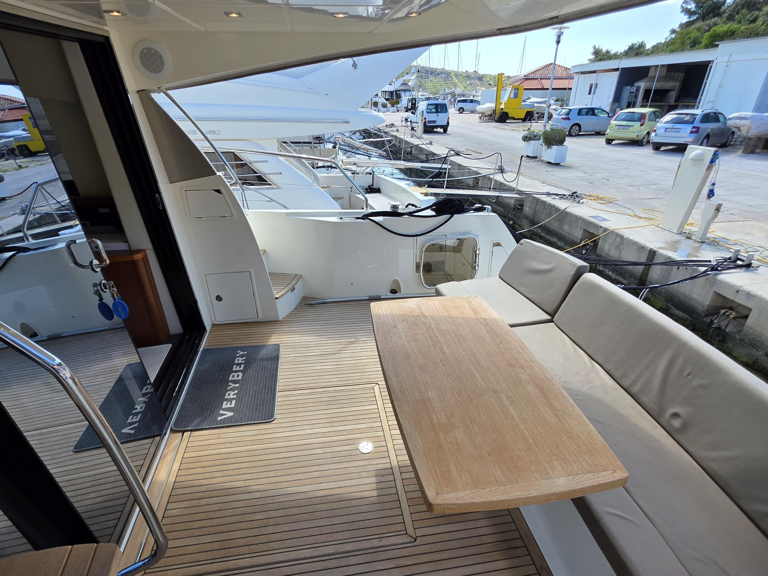 Prestige 550 Fly — photo 21