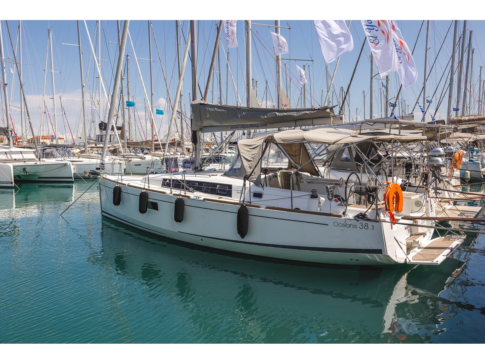 Oceanis 38.1 — photo 1