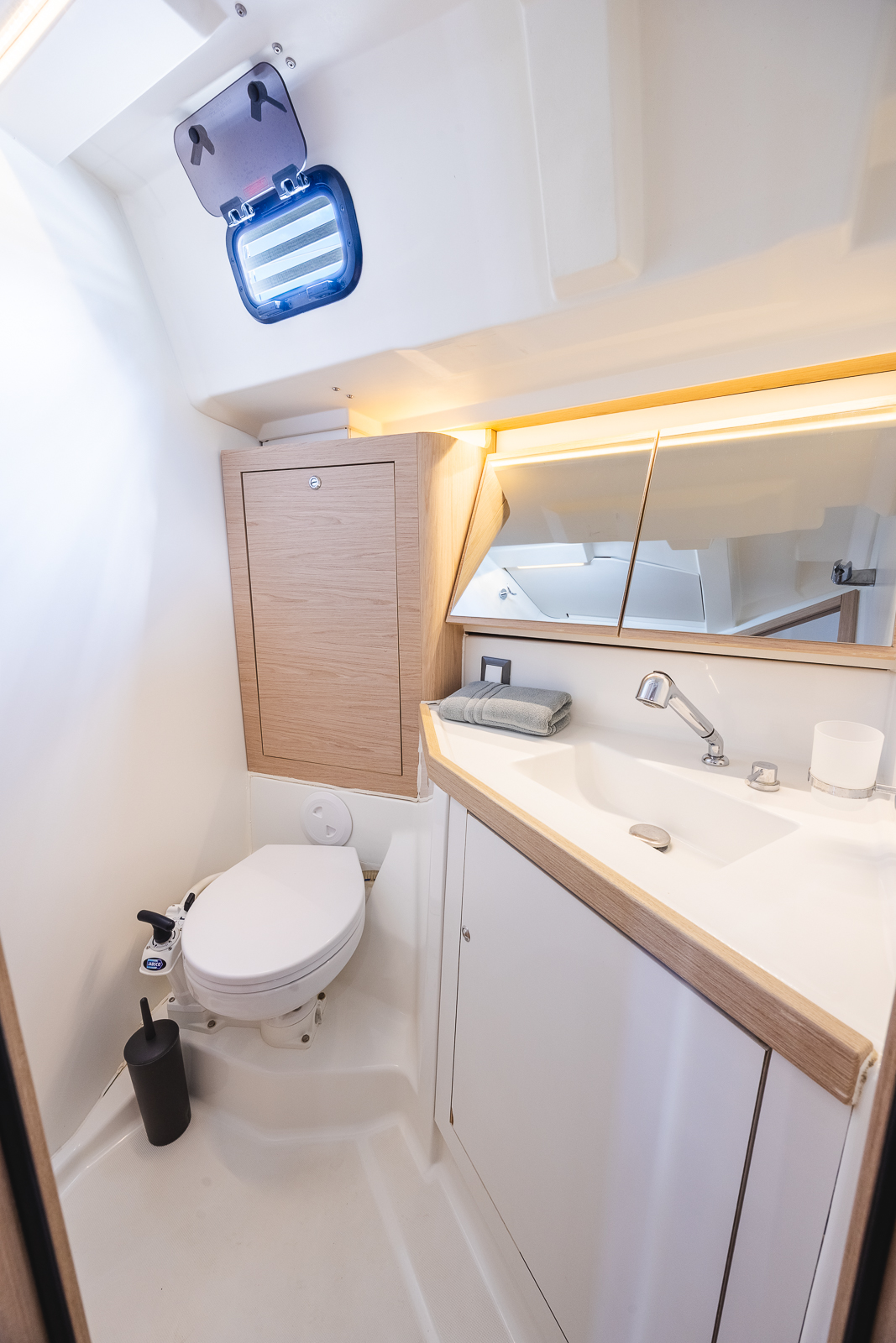 Oceanis 46.1 — photo 14