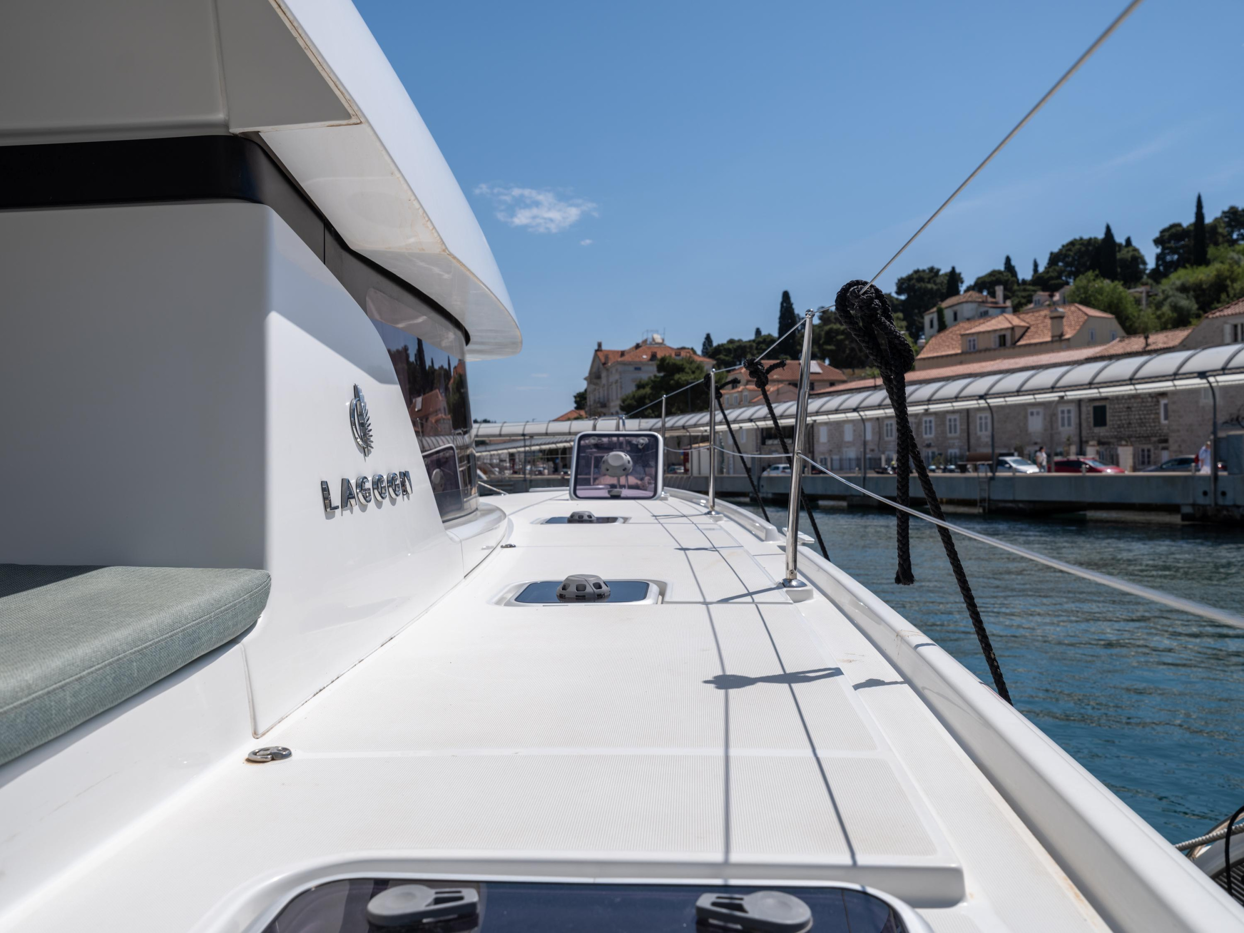 Lagoon 42 — photo 35