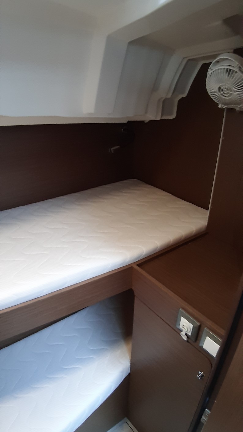 Oceanis 46.1 — photo 10