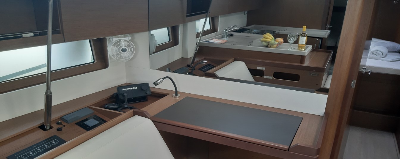 Oceanis 51.1 — photo 8