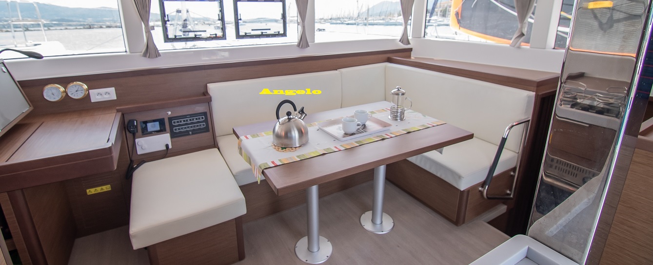 Lagoon 40 — photo 2