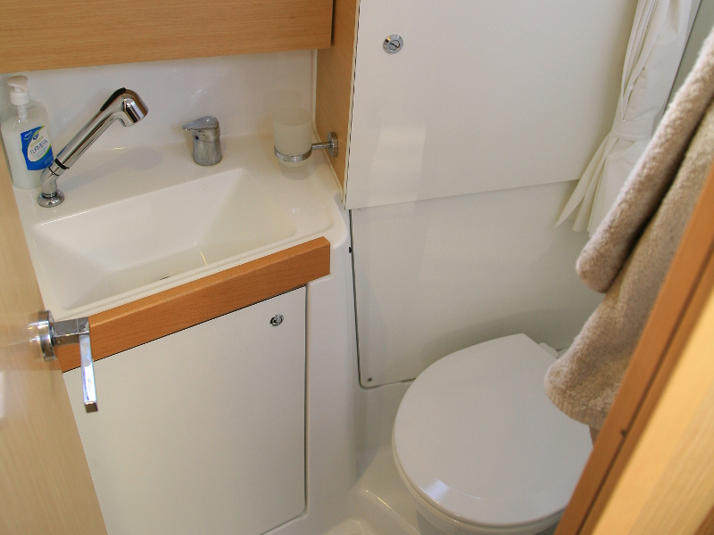 Beneteau Oceanis 38 — photo 12