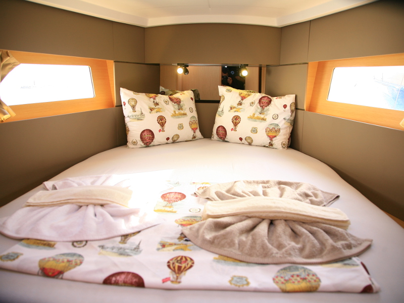 Beneteau Oceanis 38 — photo 9