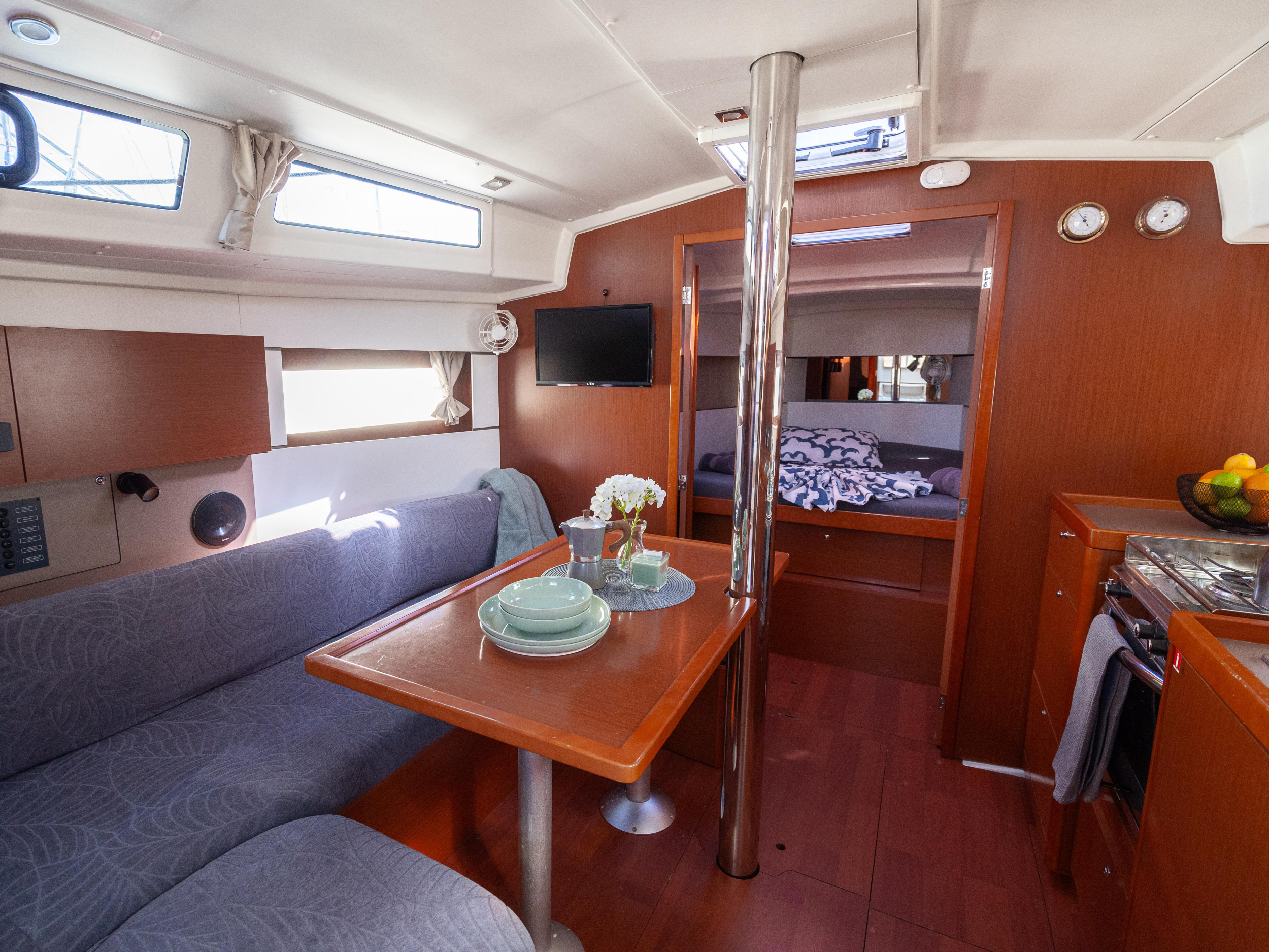 Oceanis 38.1 — photo 7