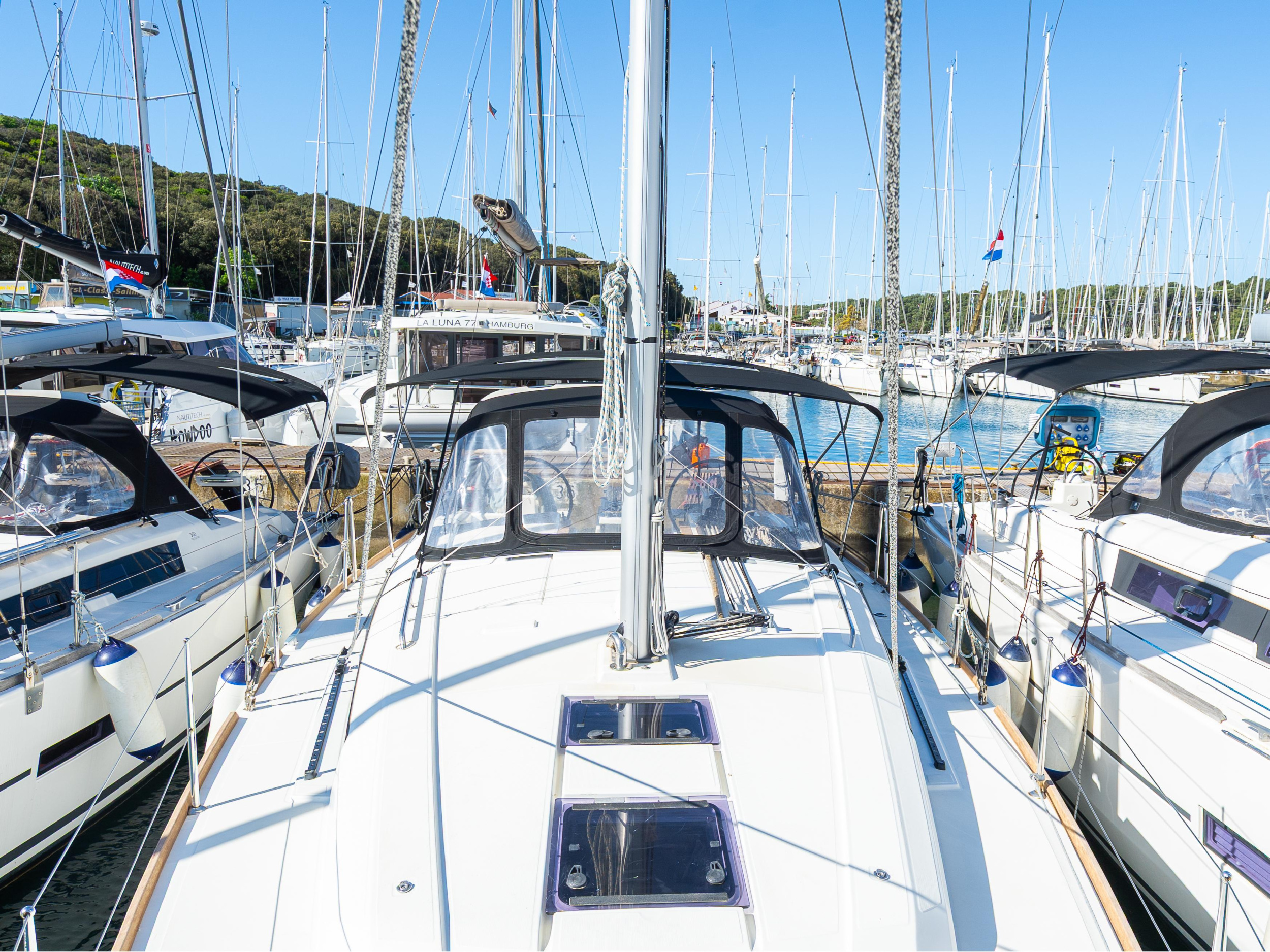 Oceanis 38.1 — photo 3