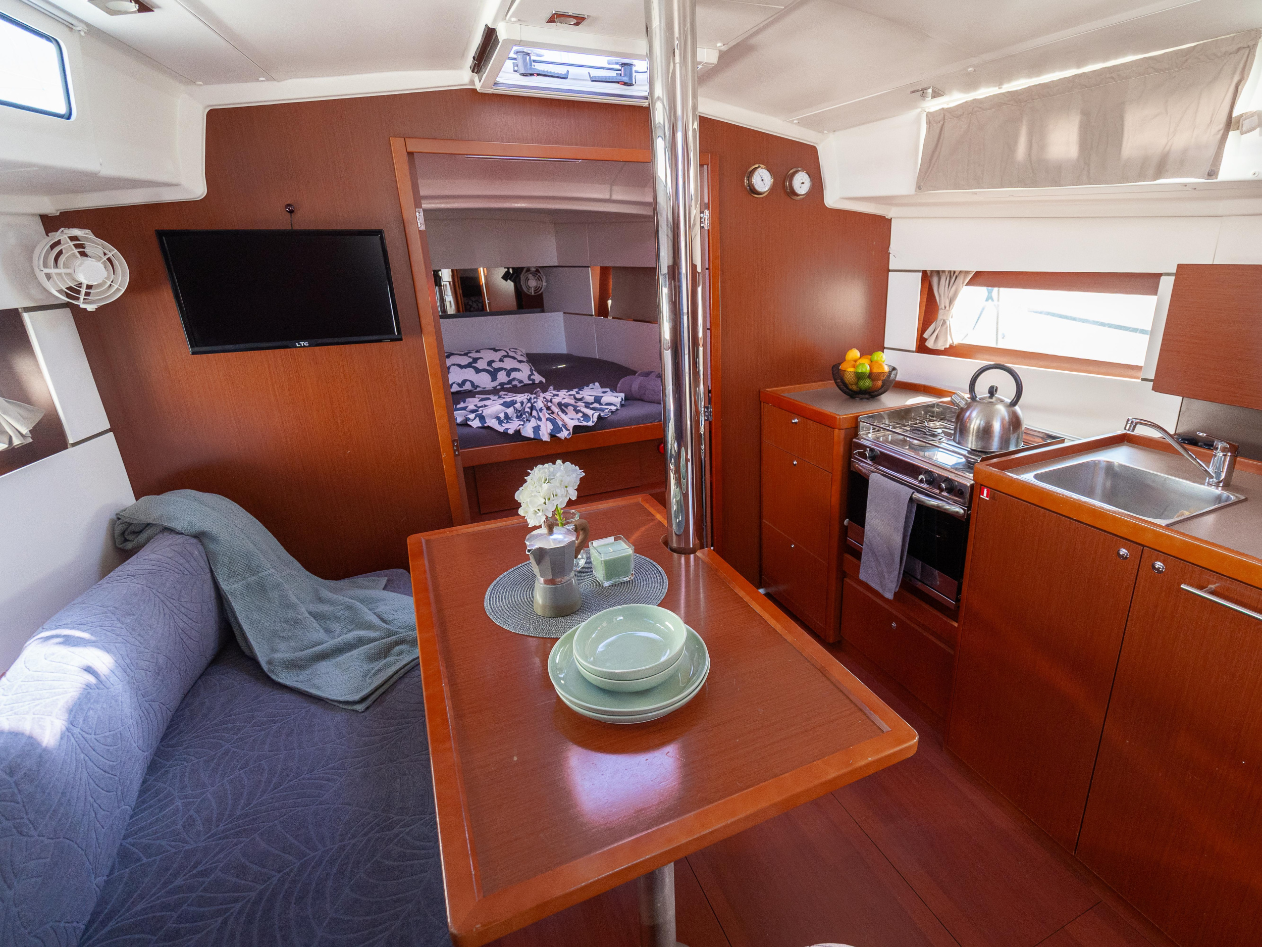 Oceanis 38.1 — photo 18