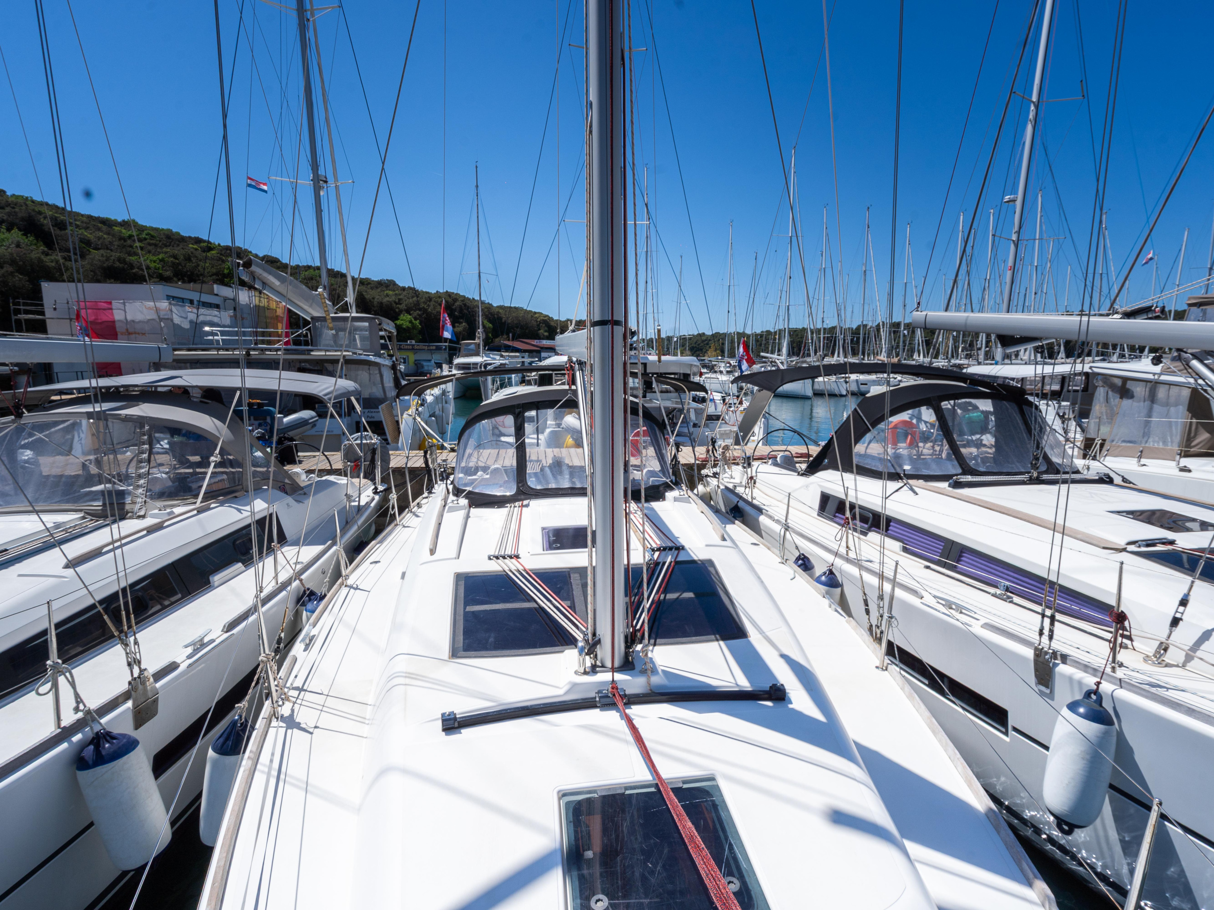 Dufour 382 Grand Large — photo 3