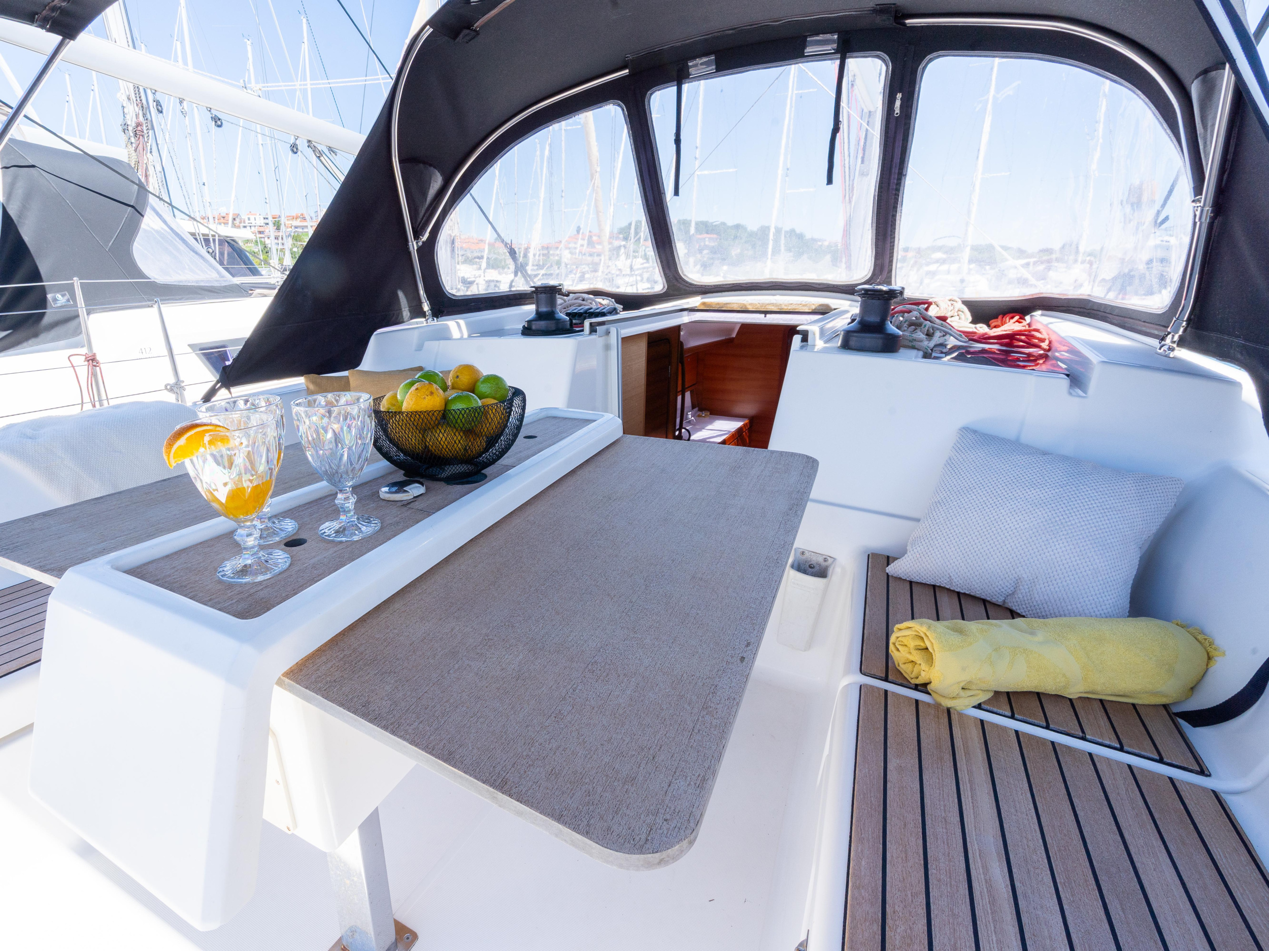 Dufour 382 Grand Large — photo 19