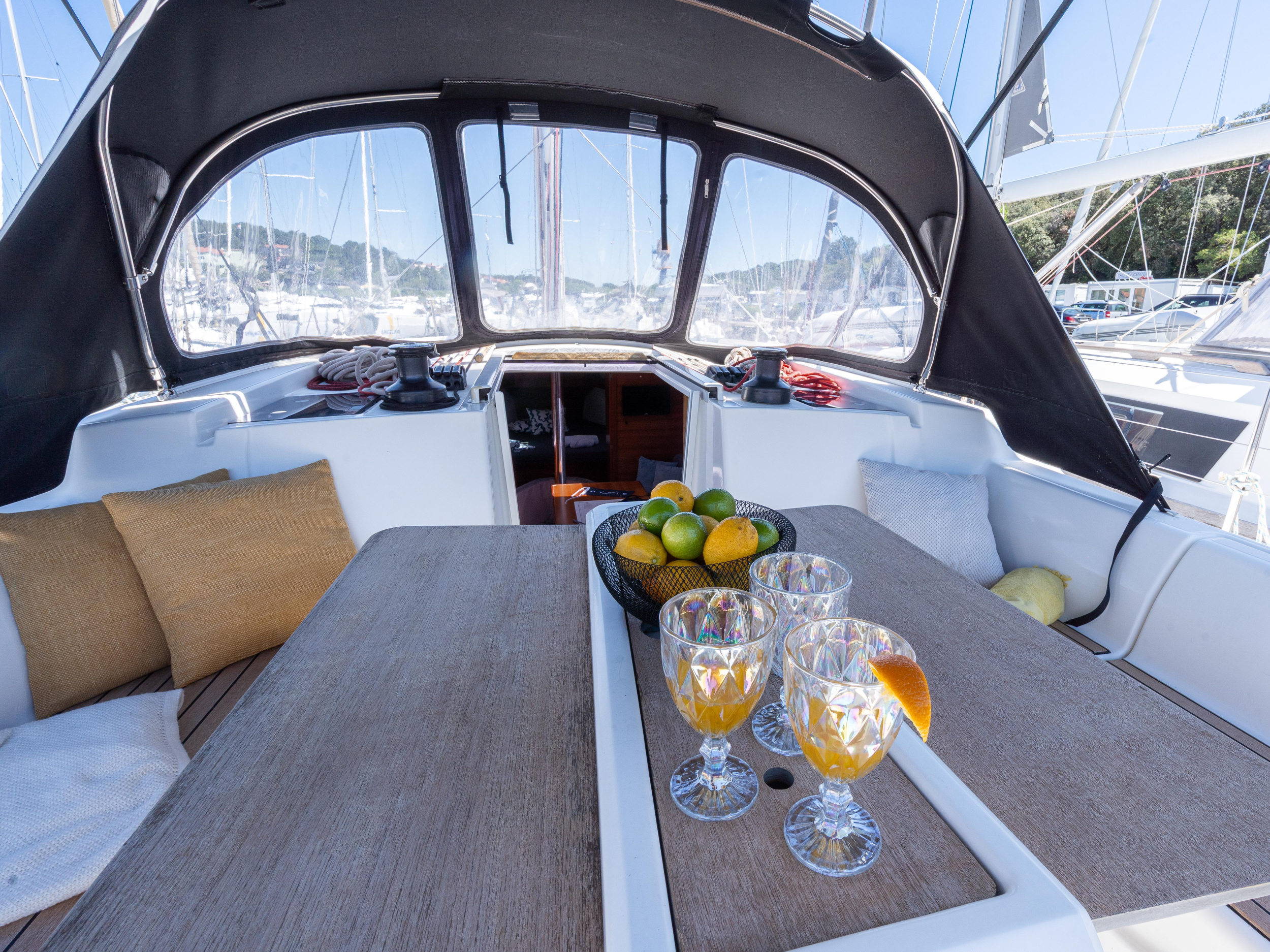 Dufour 382 Grand Large — photo 17