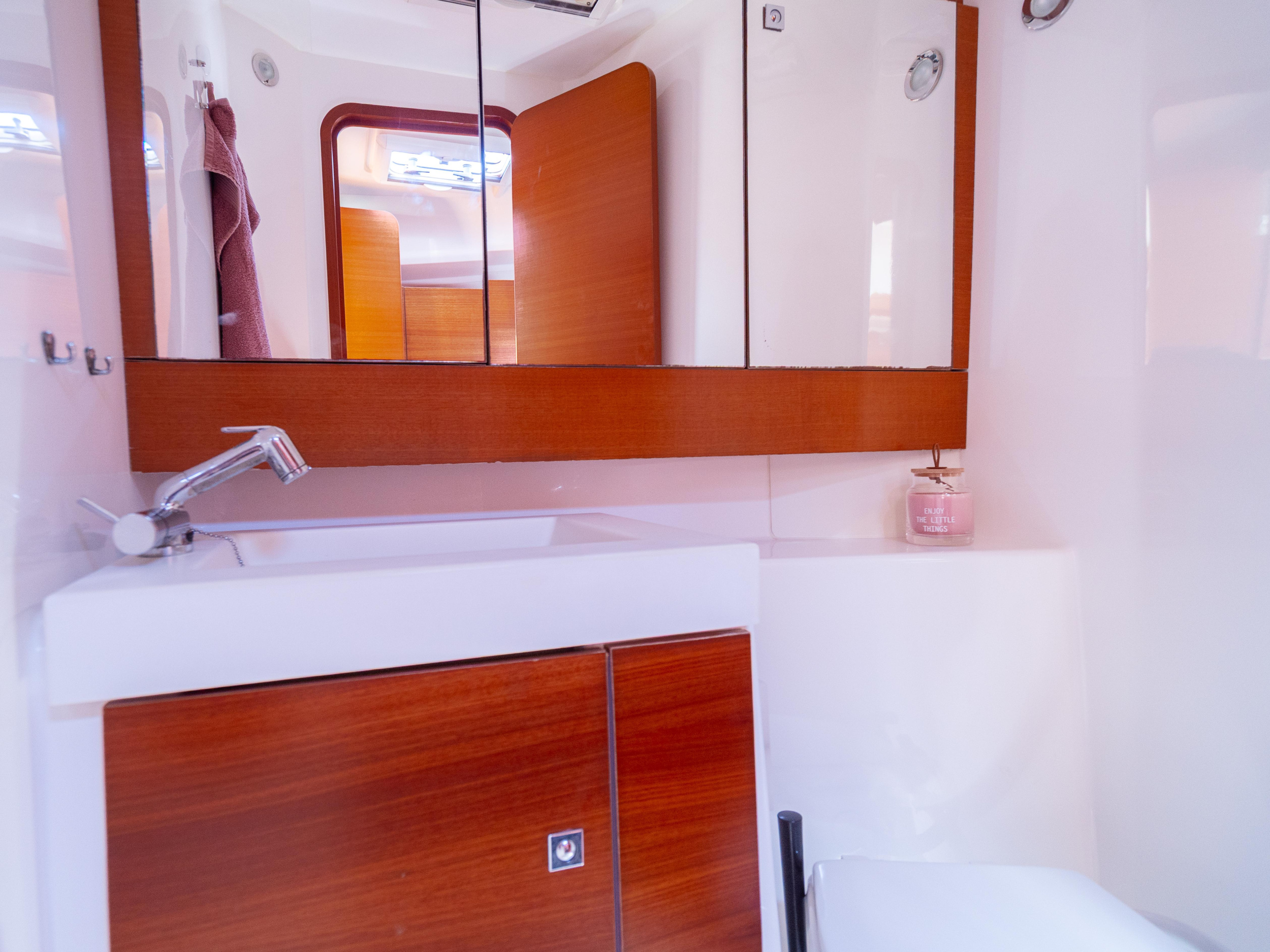 Dufour 412 Grand Large — photo 16