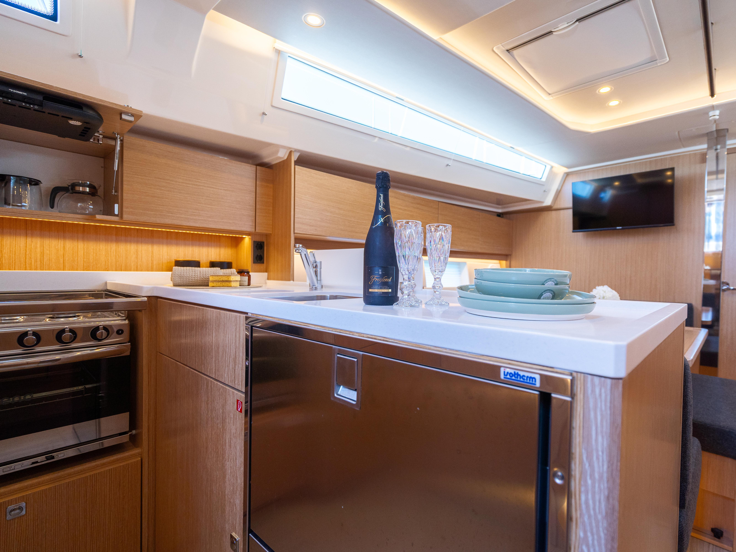 Bavaria C45 Style — photo 30