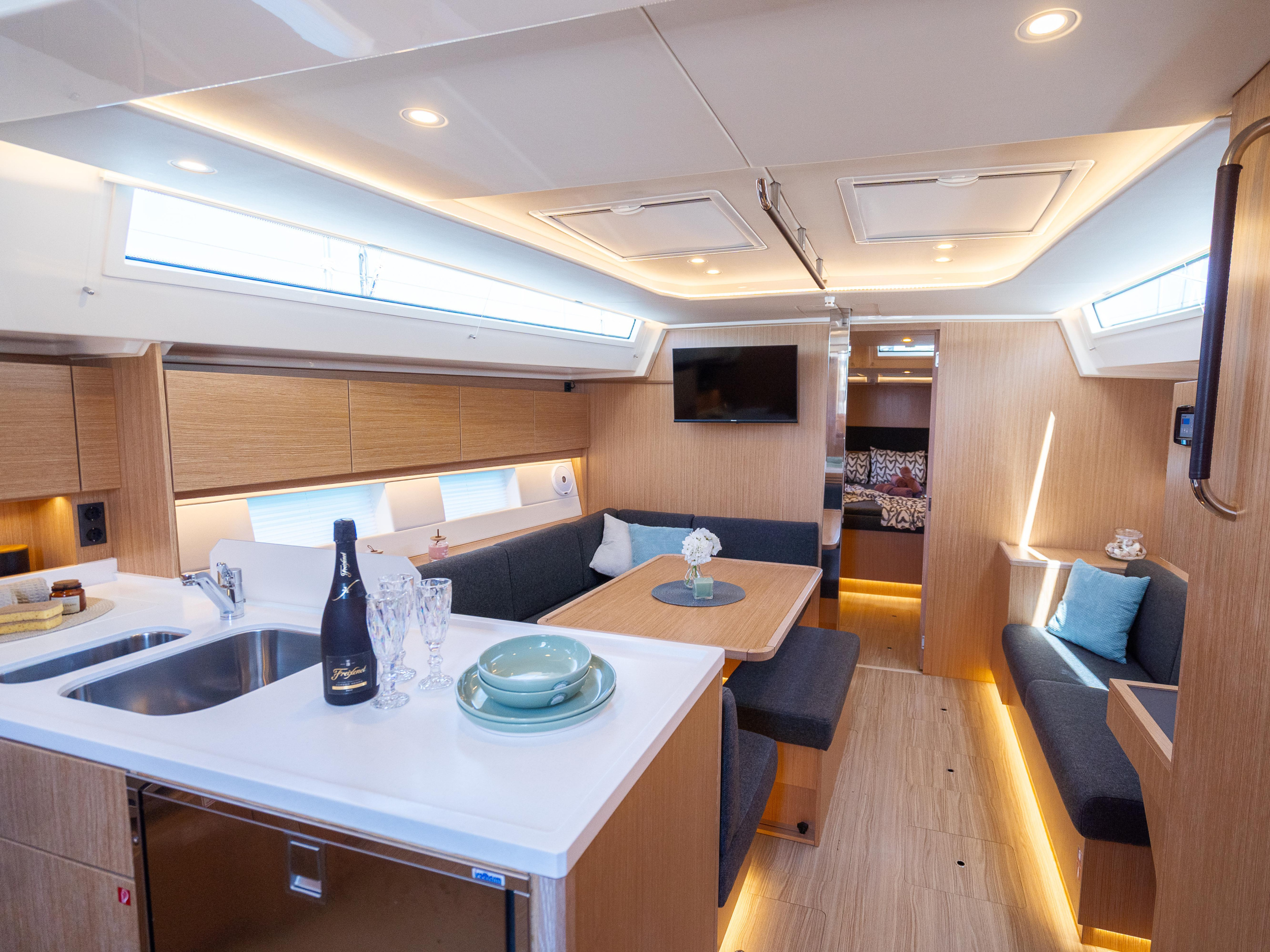 Bavaria C45 Style — photo 12