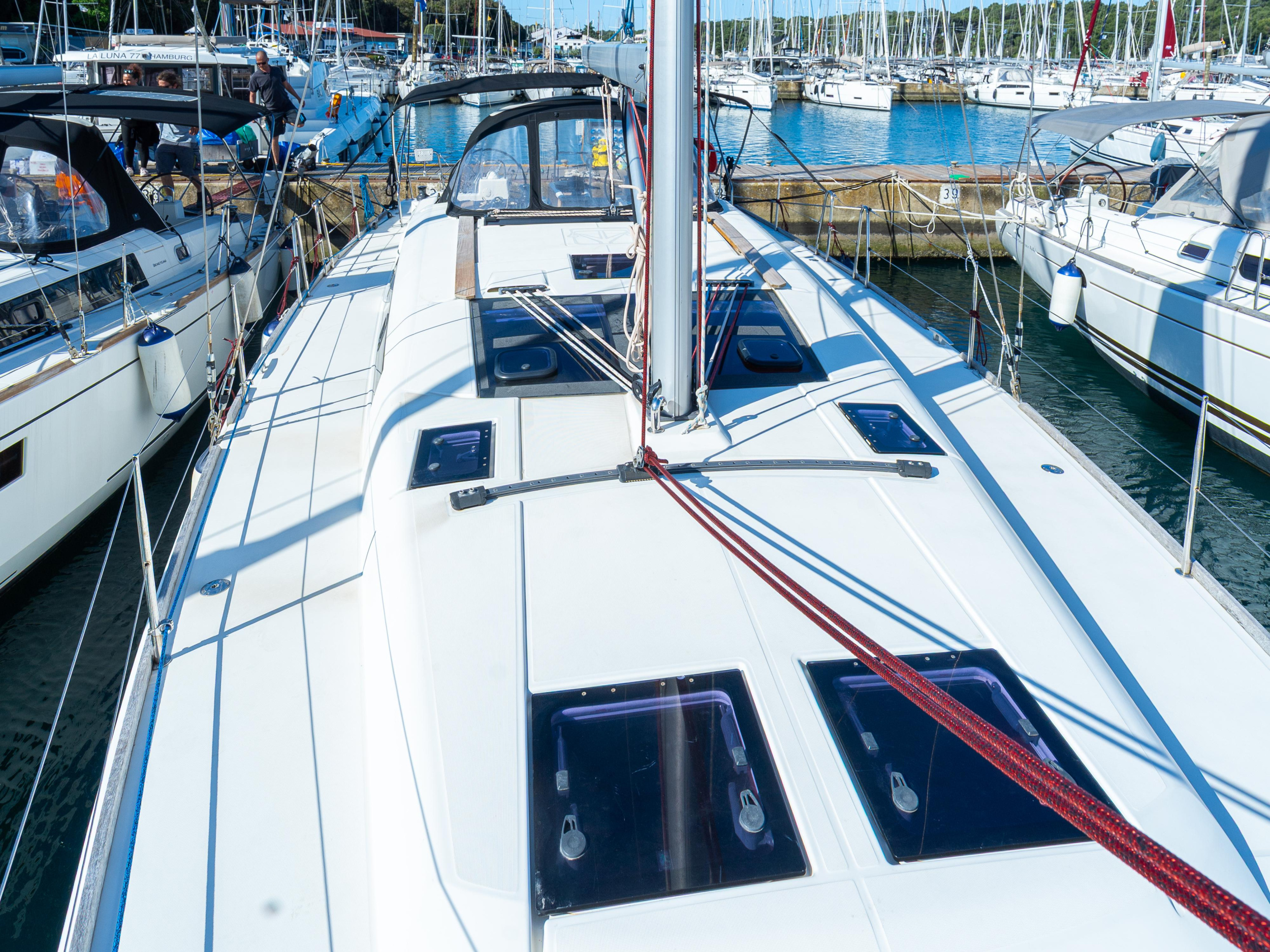 Dufour 460 Grand Large — photo 31