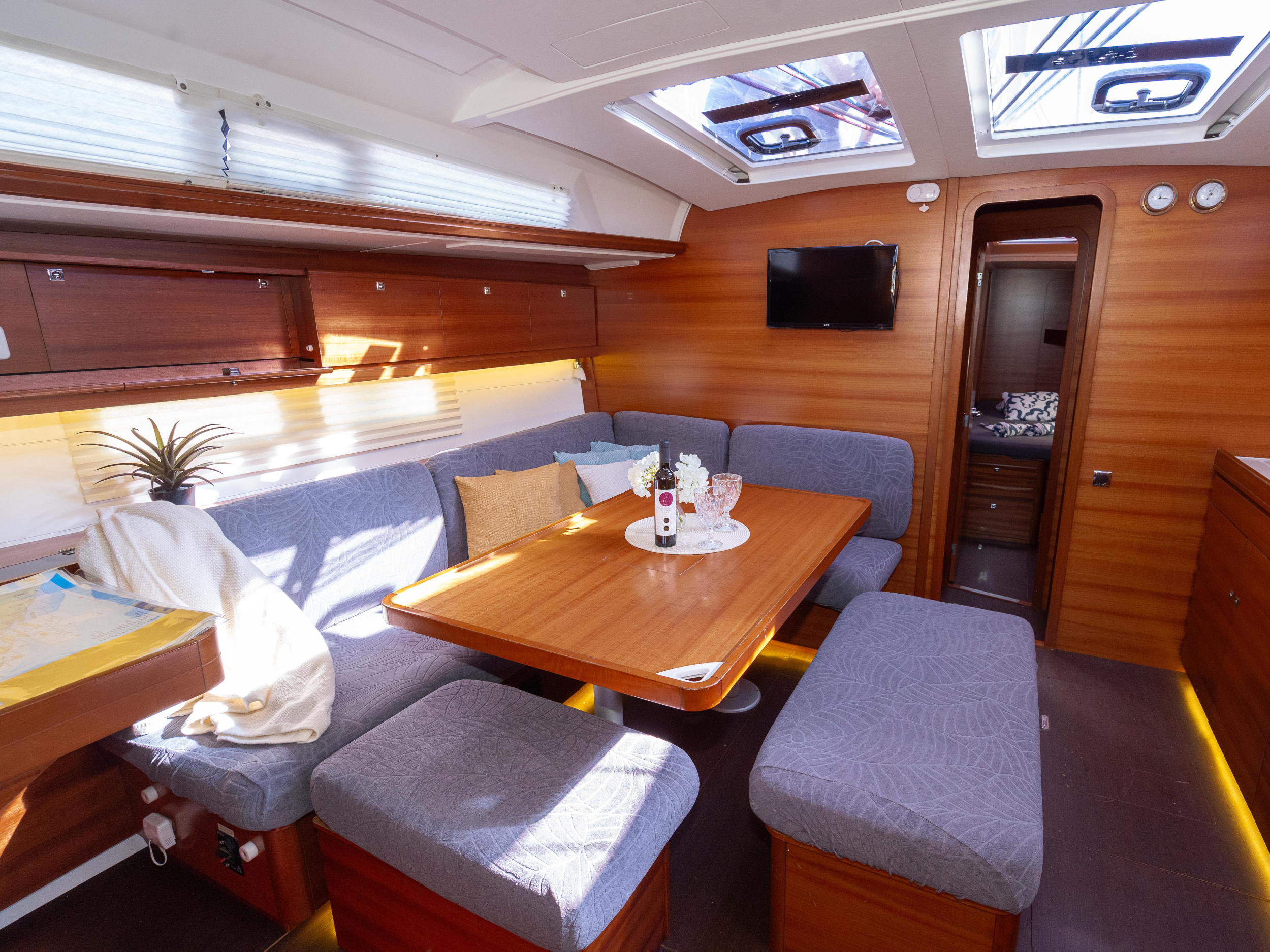 Dufour 460 Grand Large — photo 6