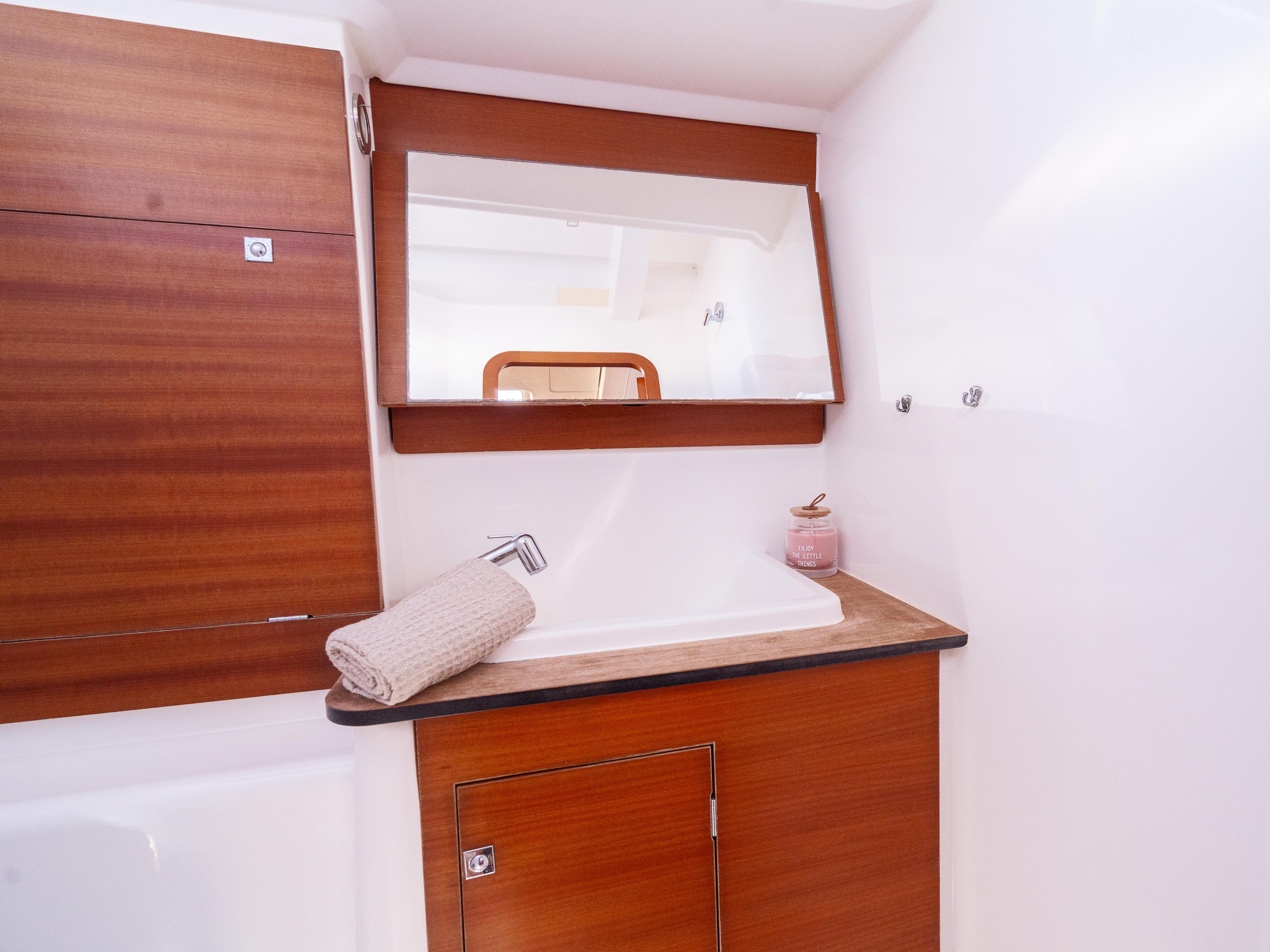 Dufour 460 Grand Large — photo 28