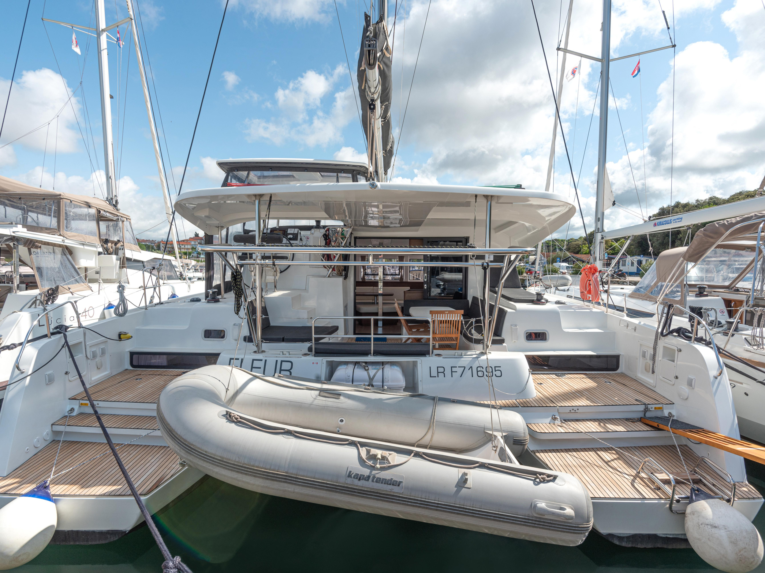 Lagoon 42 — photo 1