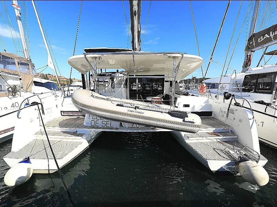 Lagoon 42 — photo 9
