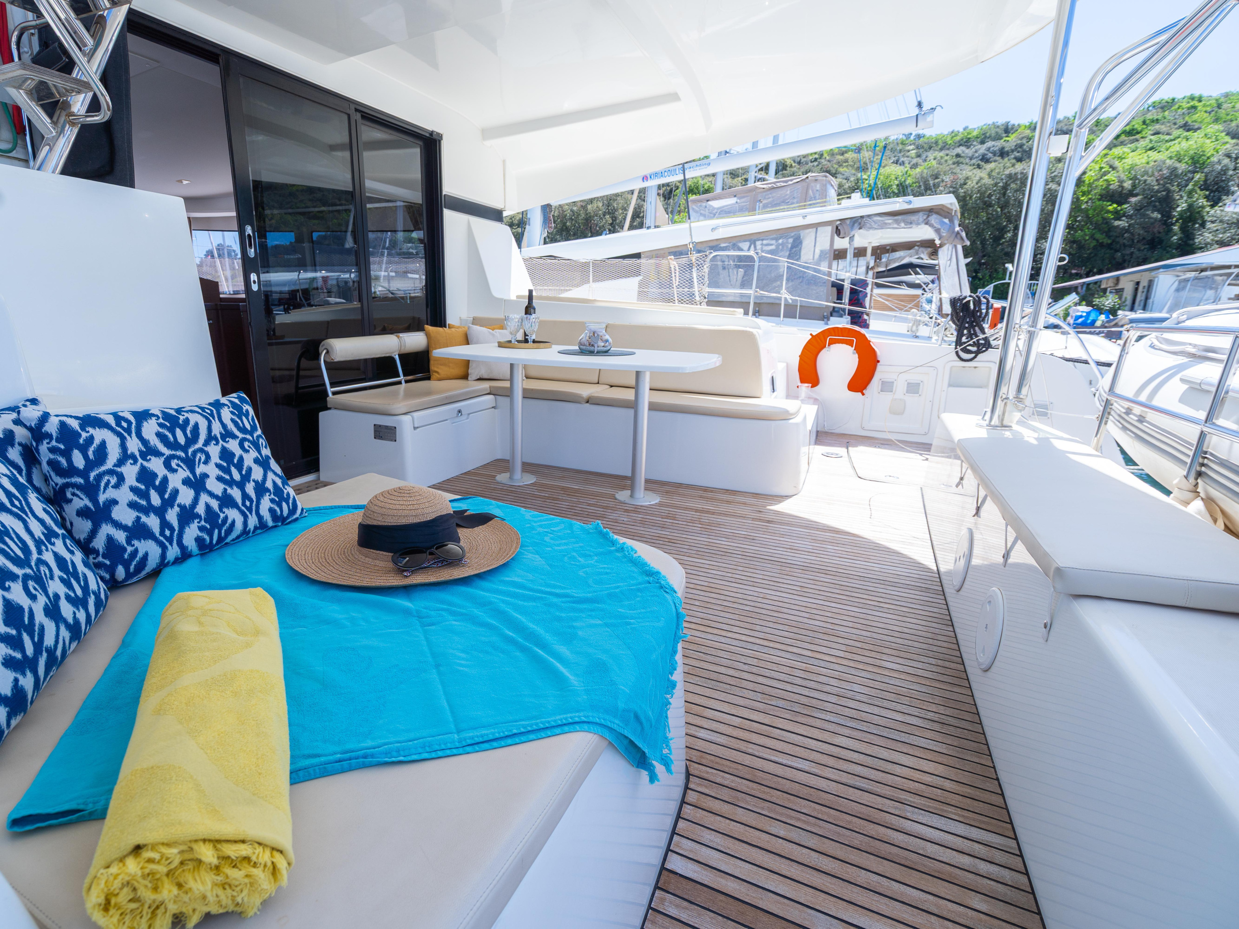 Lagoon 42 — photo 20