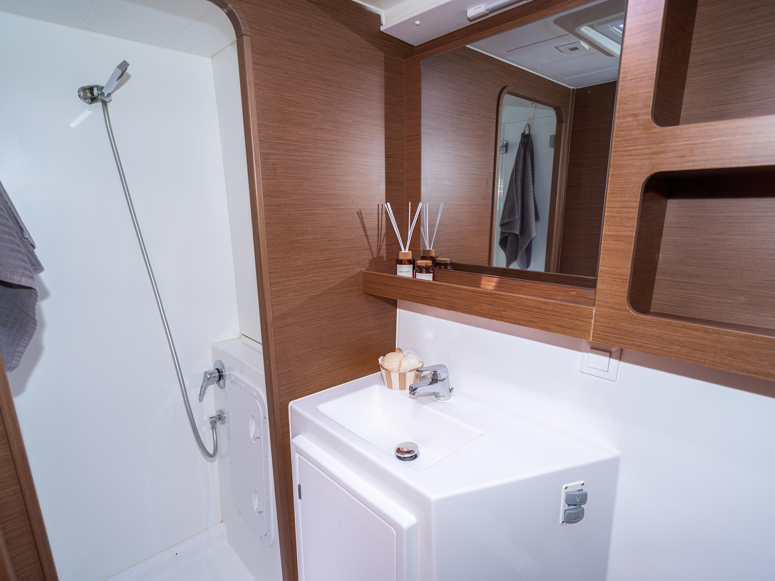 Lagoon 42 — photo 28