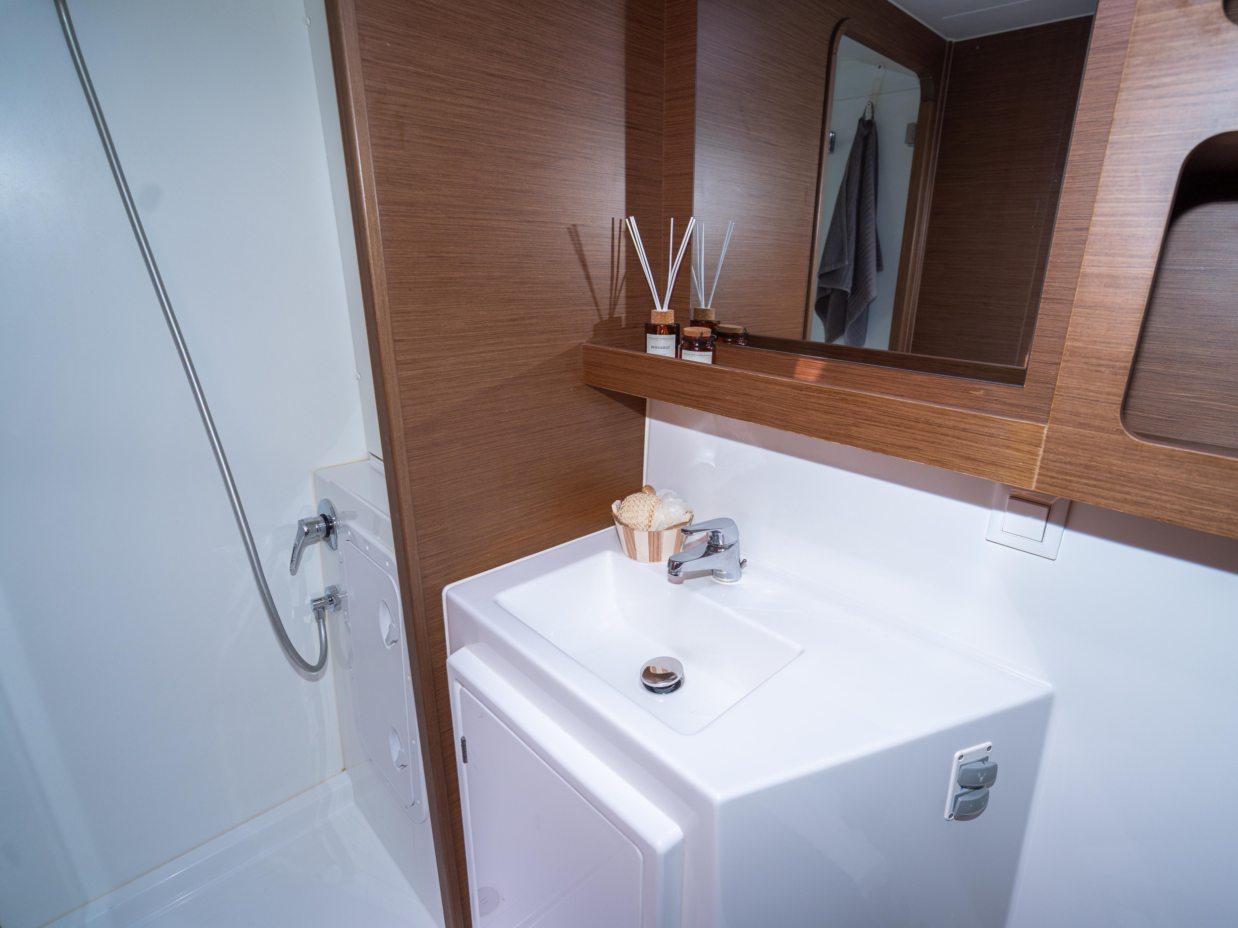Lagoon 42 — photo 19