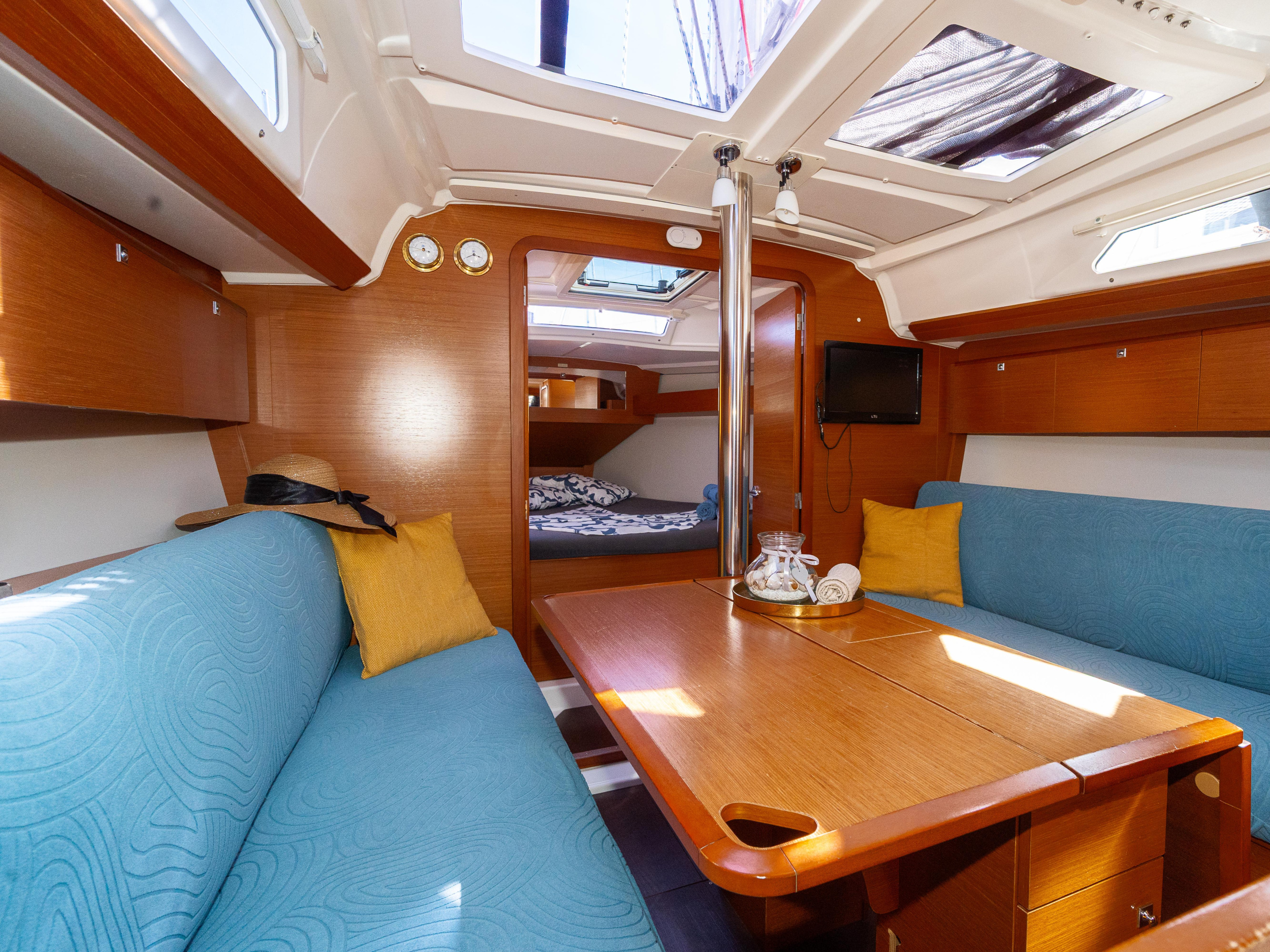 Dufour 360 Grand Large — photo 13