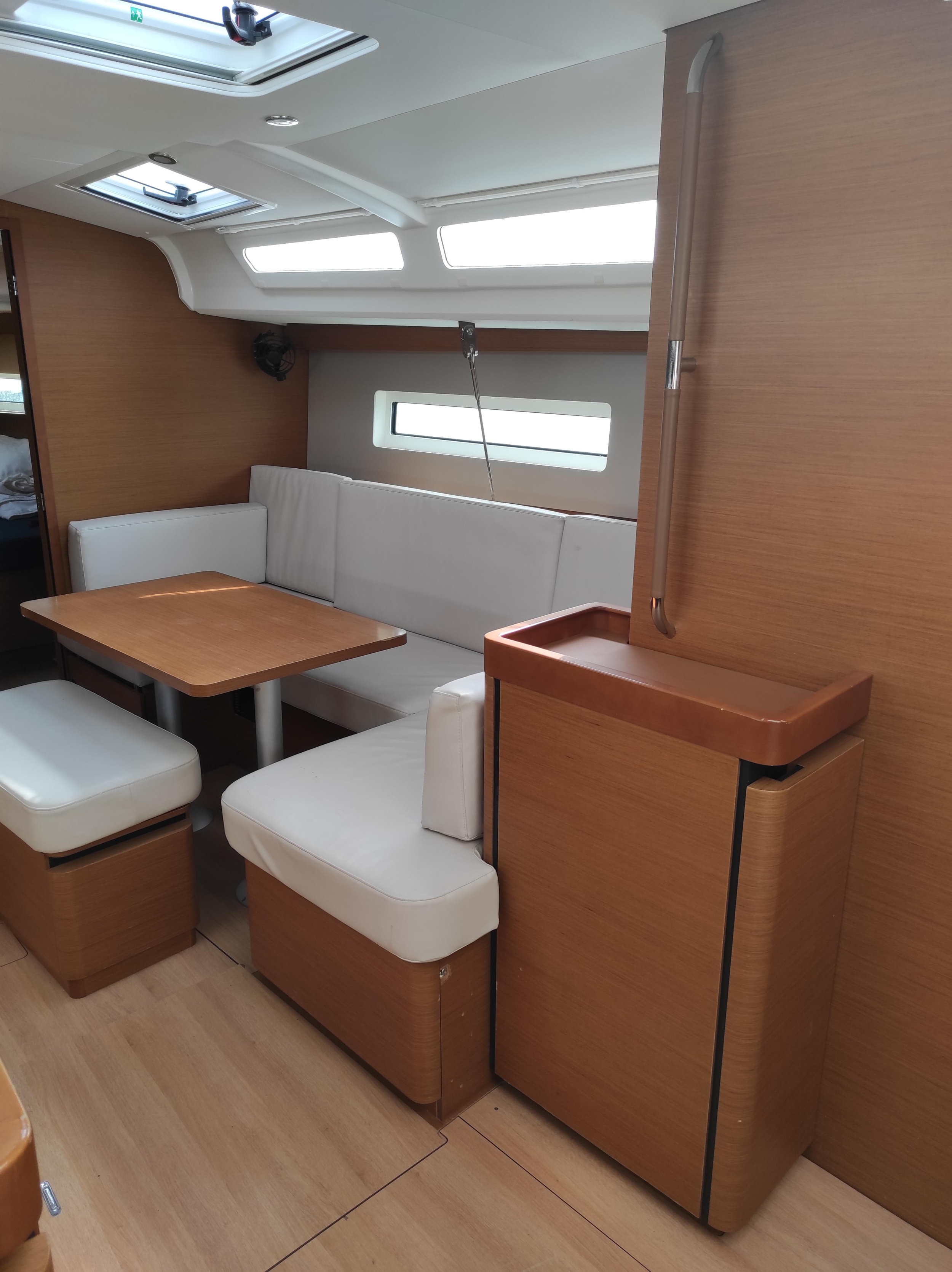 Sun Odyssey 440 — photo 14