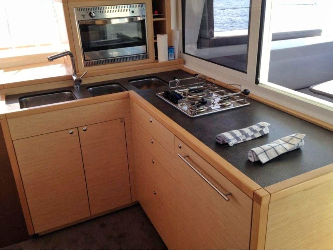 Lagoon 400 S2 — photo 9