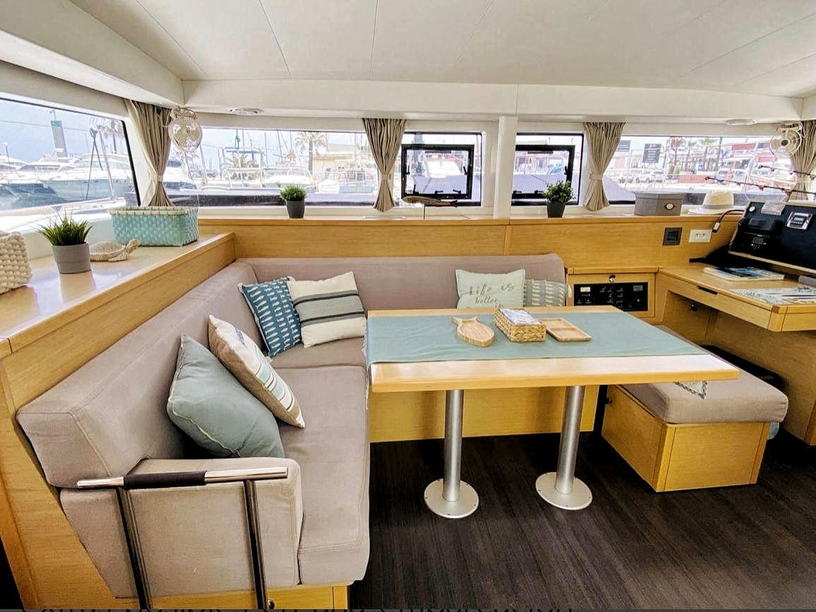 Lagoon 400 S2 — photo 5
