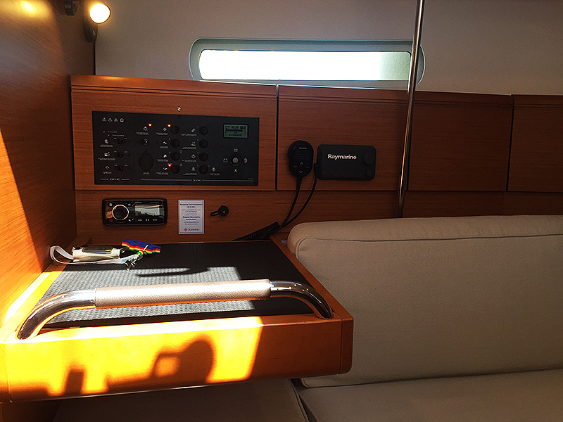 Sun Odyssey 389 (3 cab.) — photo 9