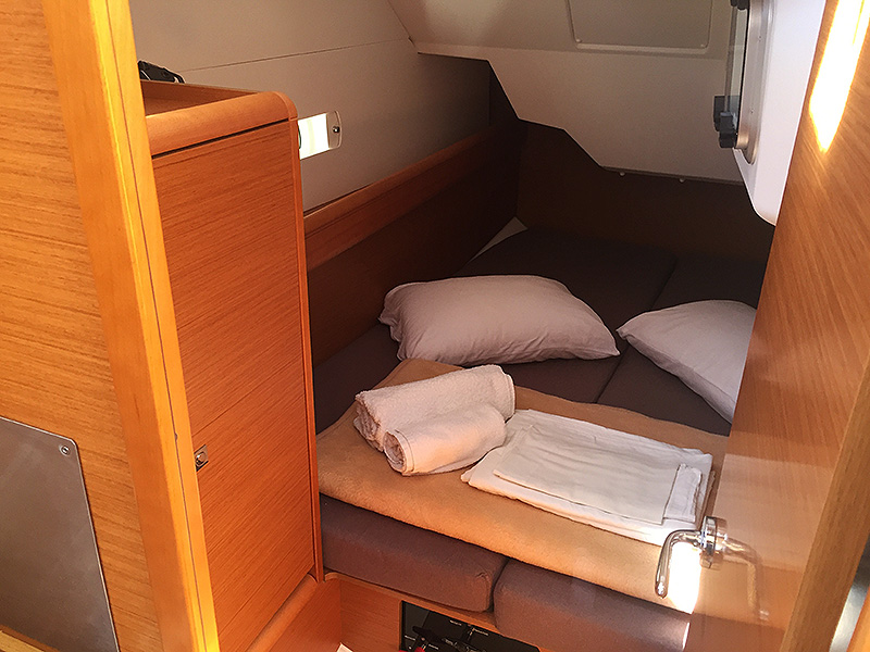 Sun Odyssey 389 (3 cab.) — photo 10