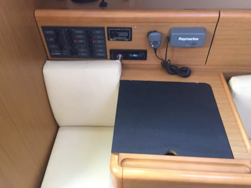 Sun Odyssey 33i (2 cab.) — photo 8