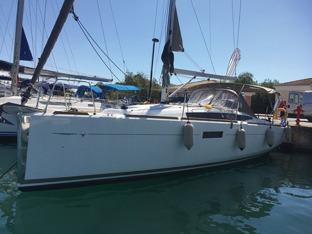 Sun Odyssey 349 (3 cab.) — photo 7