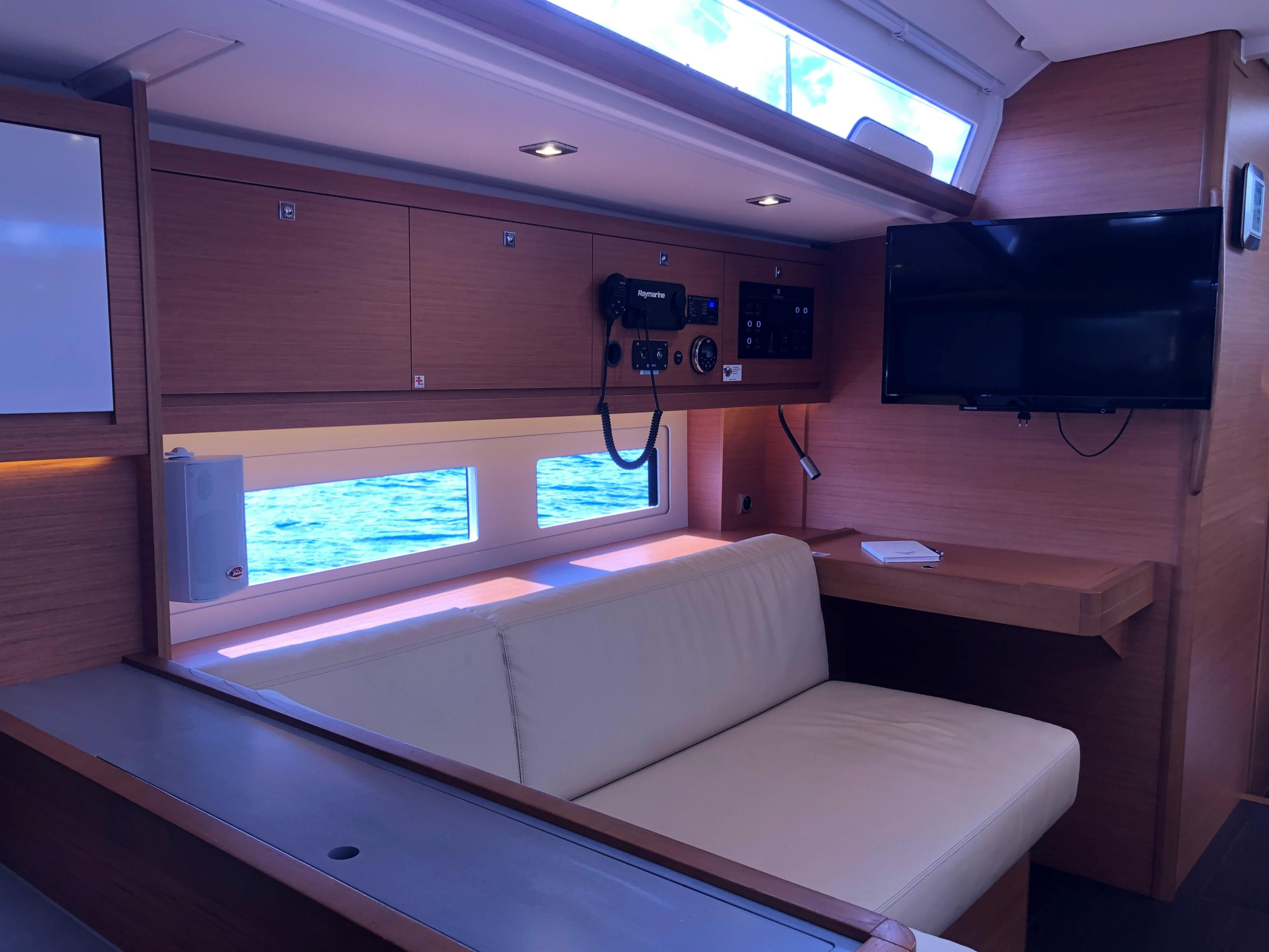 Dufour 530 Owner's version — photo 30