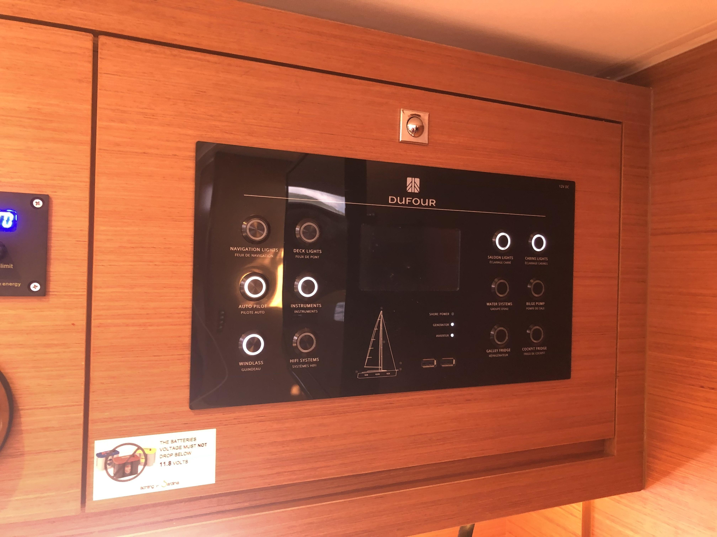 Dufour 530 Owner's version — photo 32