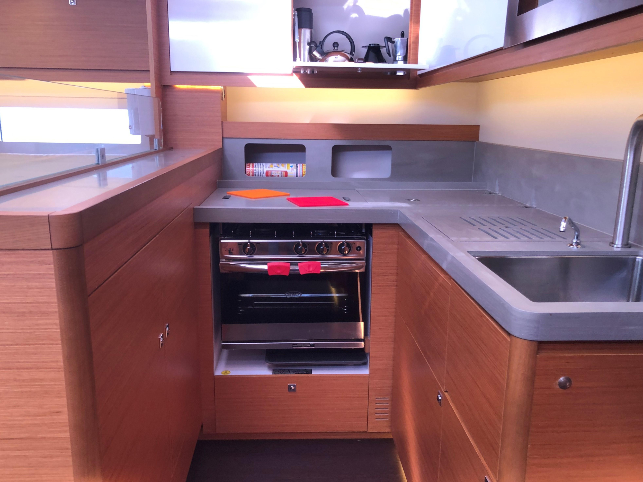 Dufour 530 Owner's version — photo 48