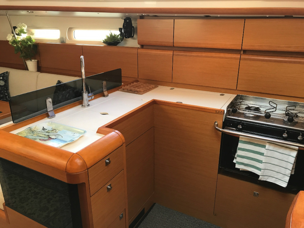 Sun Odyssey 409 (3 cab.) — photo 9