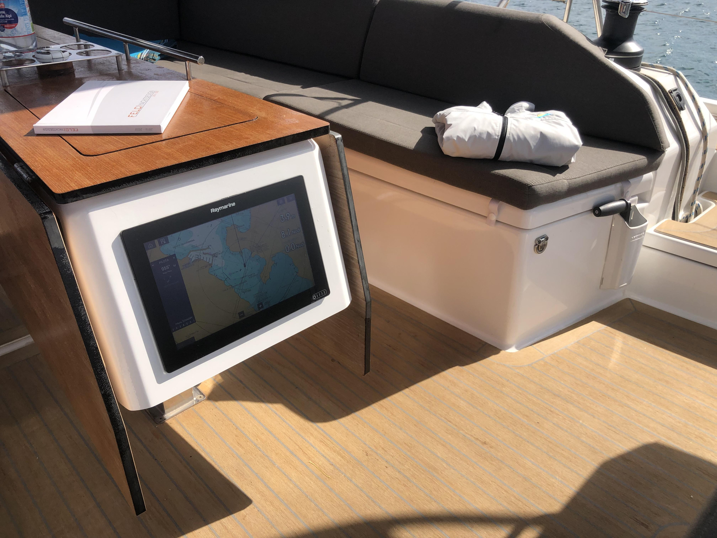 Dufour 530 Owner's version — photo 40