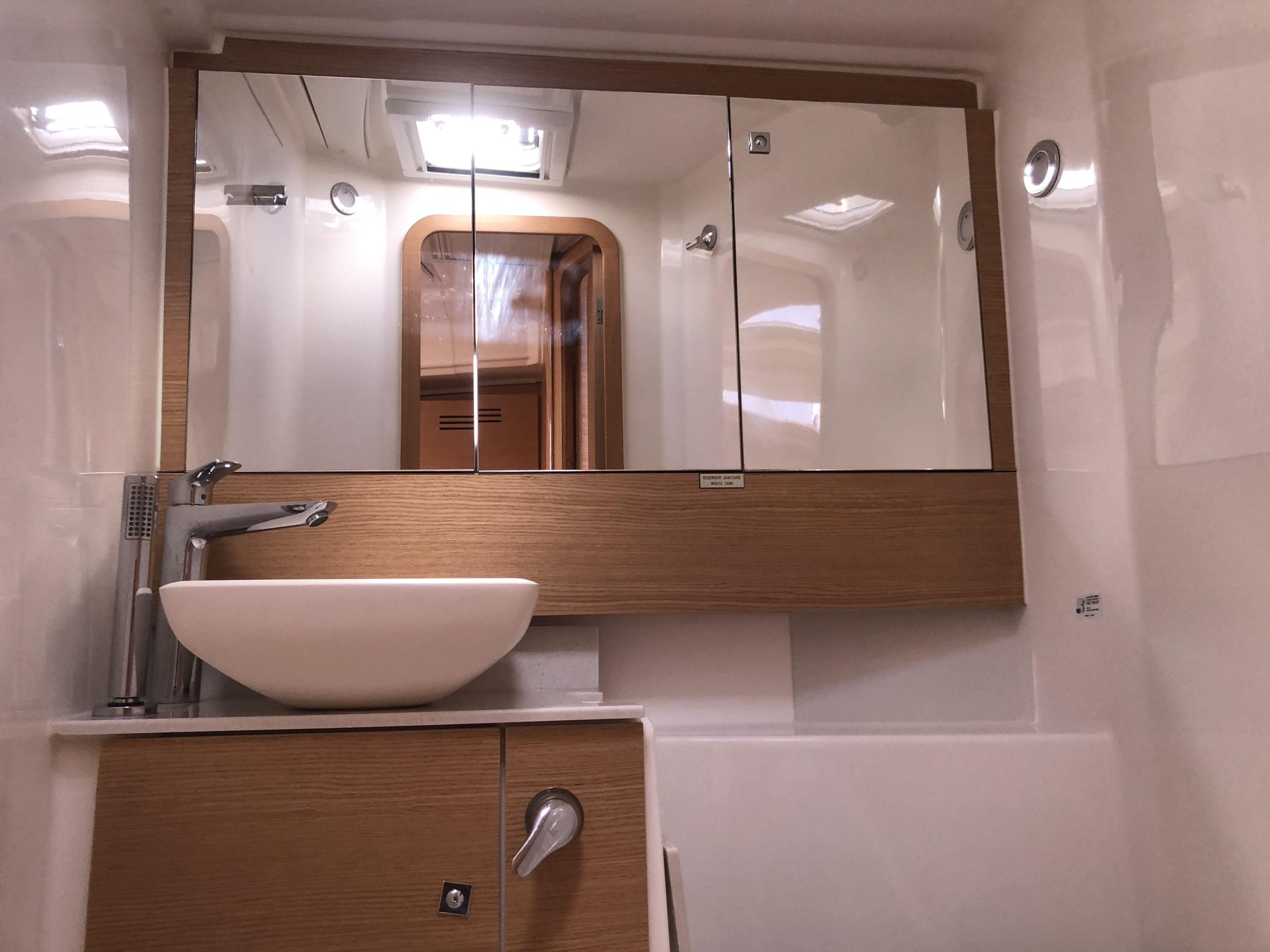 Dufour 430 Grand Large — photo 19