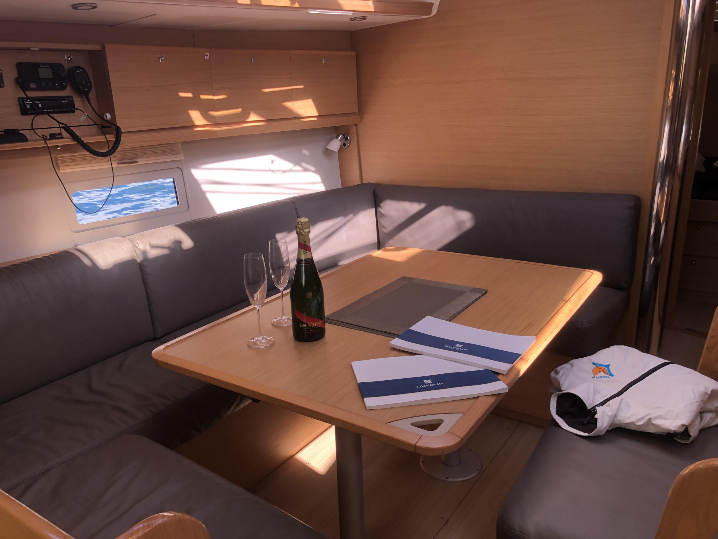 Dufour 430 Grand Large — photo 9