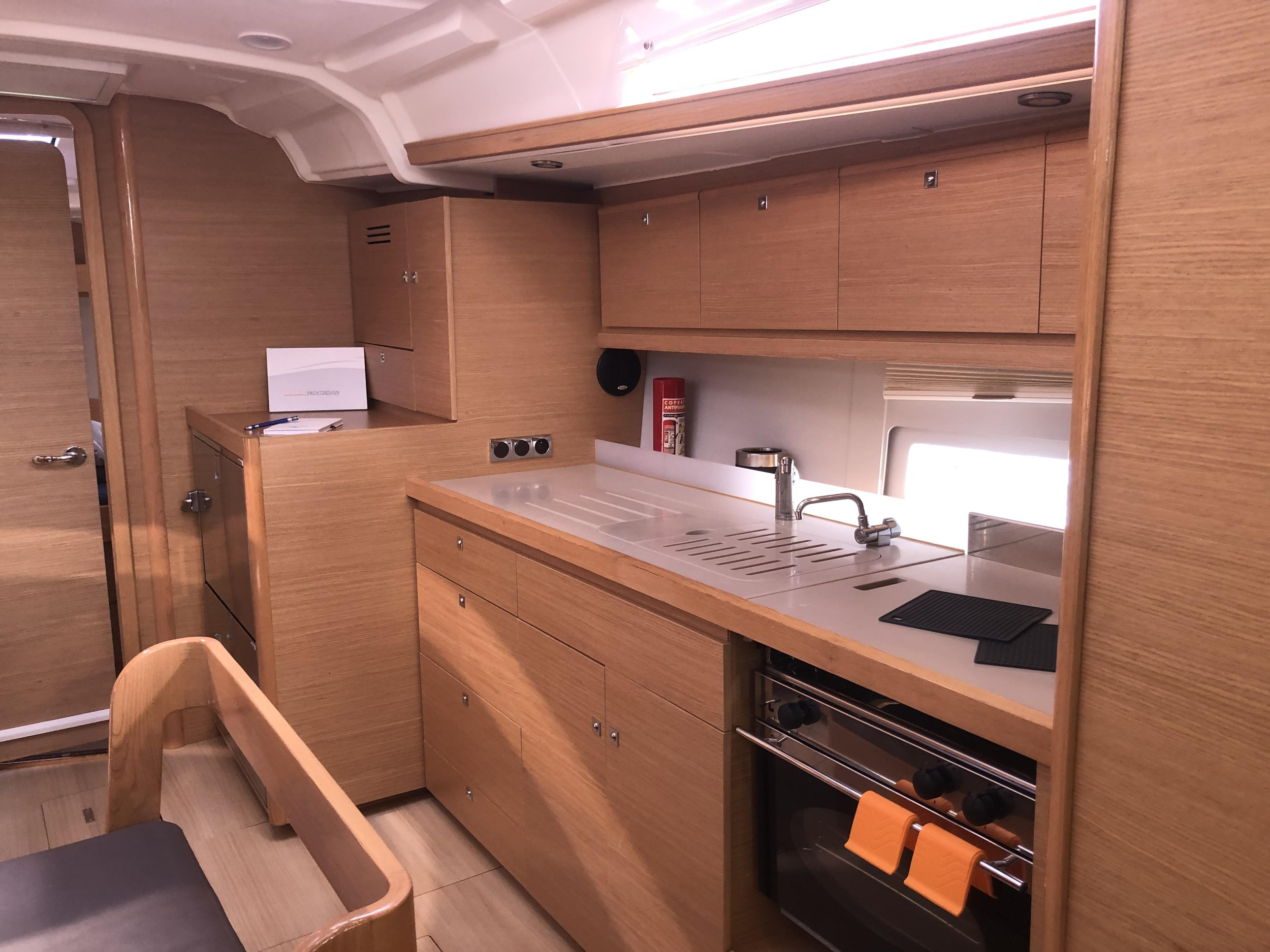 Dufour 430 Grand Large — photo 40